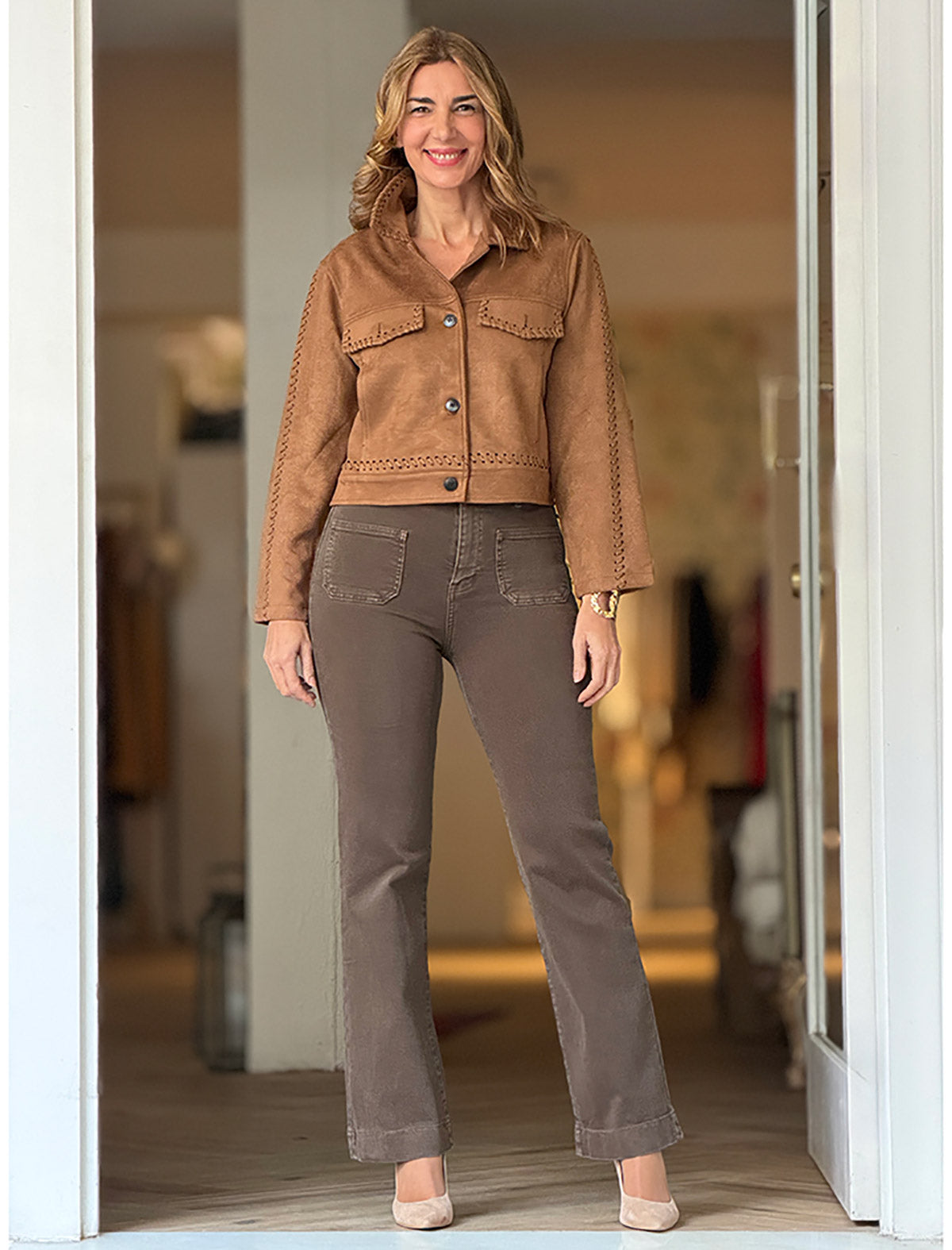 Ideal short camel jacket for women
