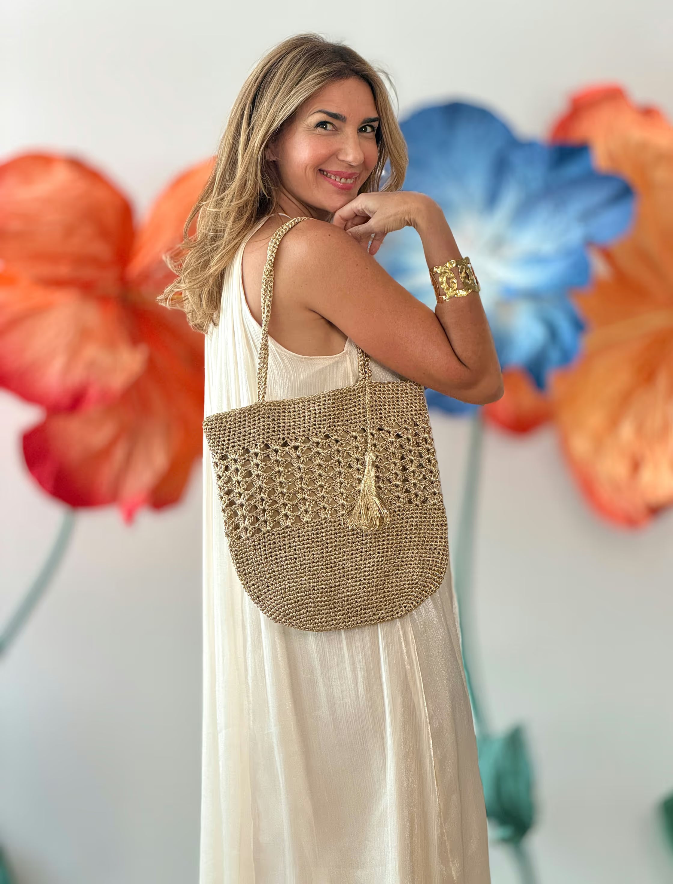 Bolso dorado boho artesanal