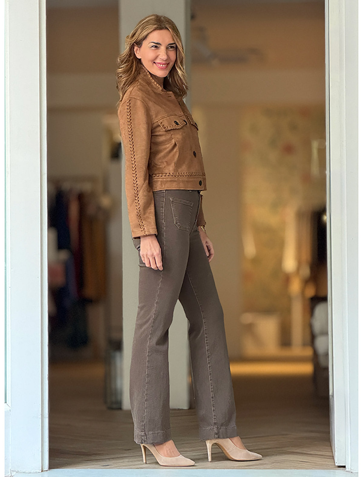 Ideal short camel jacket for women
