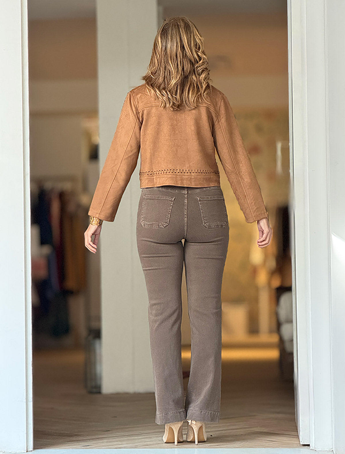 Ideal short camel jacket for women