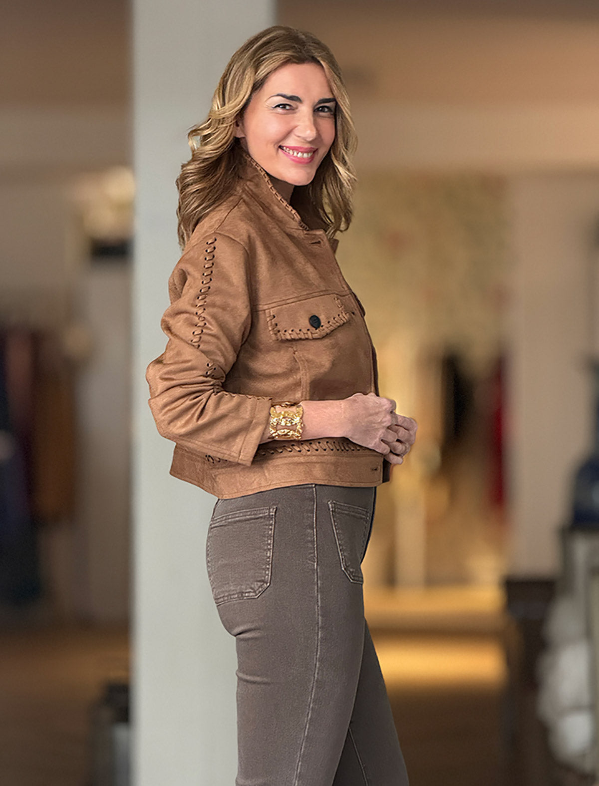 Ideal short camel jacket for women