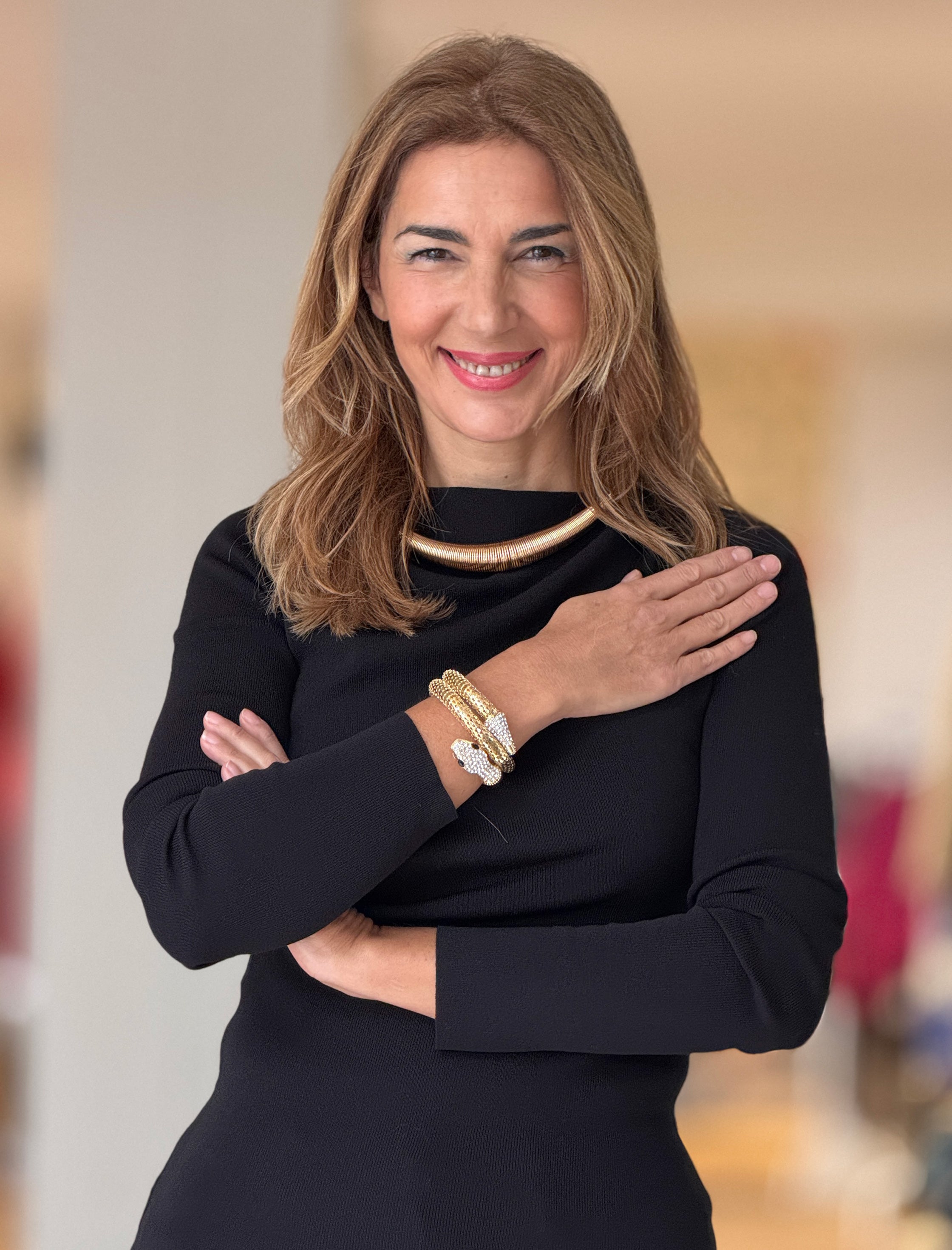 Gargantilla metálica estilo dorada