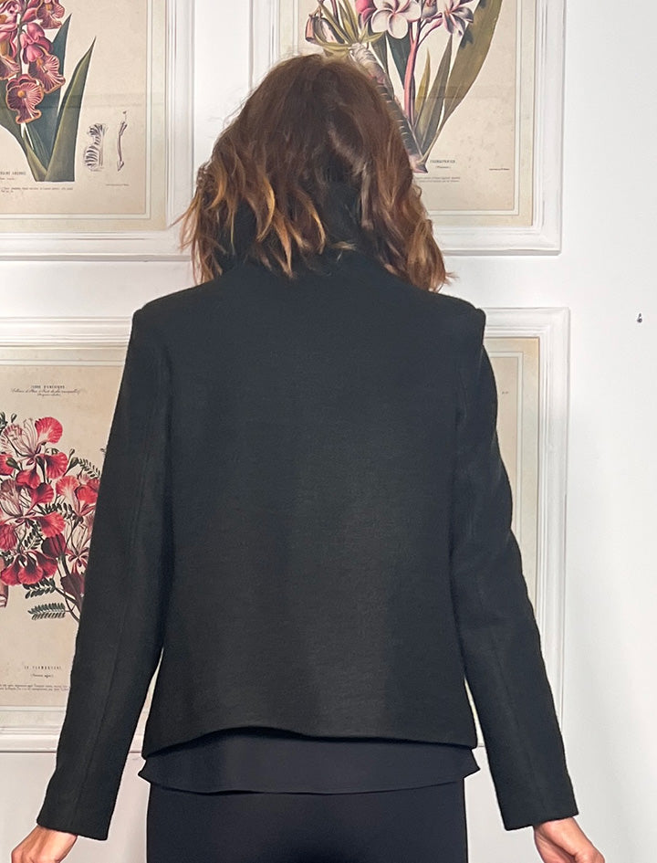 Chaqueta supersuave de botones negro