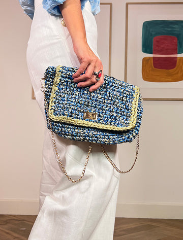 BOLSO BAGUETTE ARTESANO CELESTE