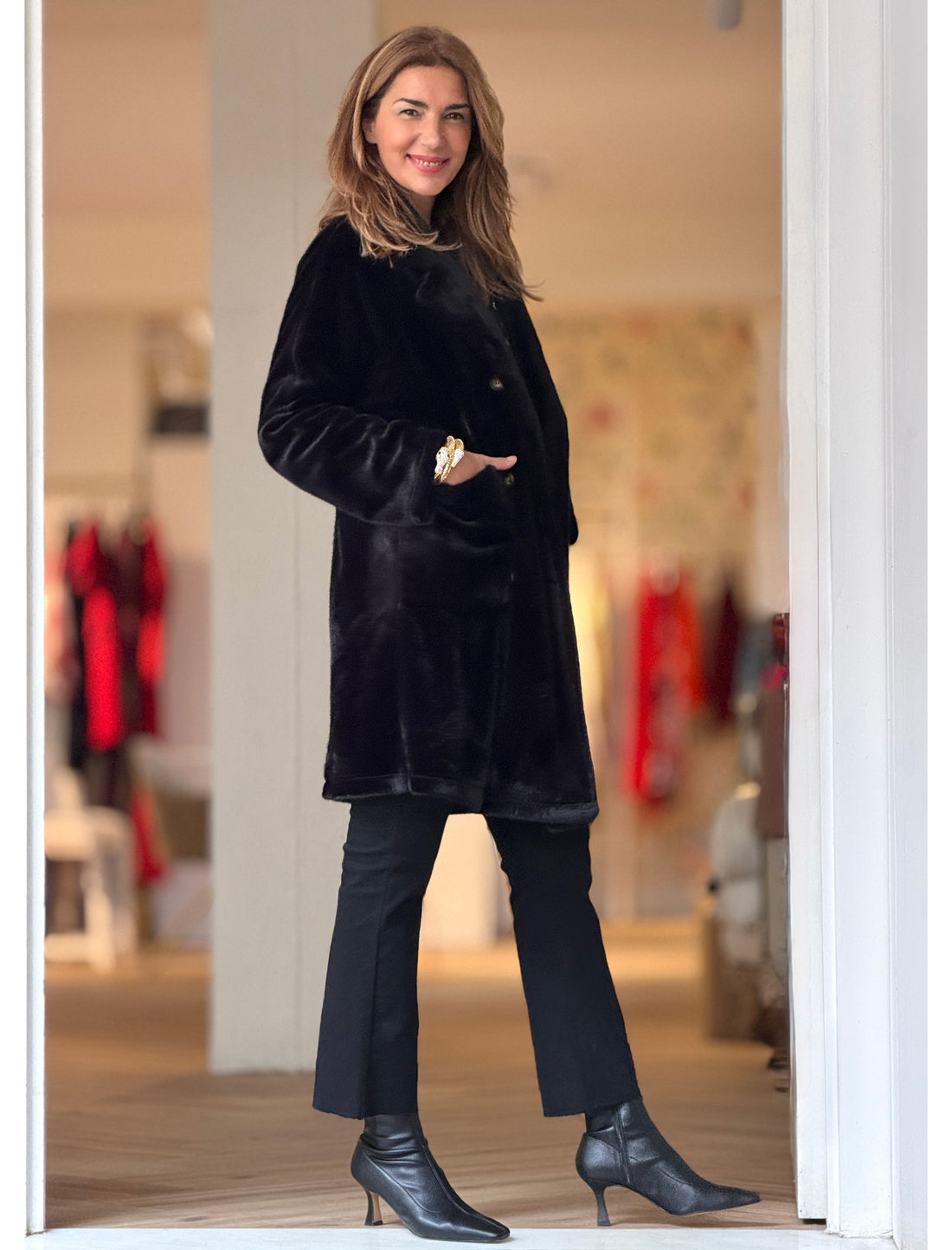 Abrigo de pelo suave negro