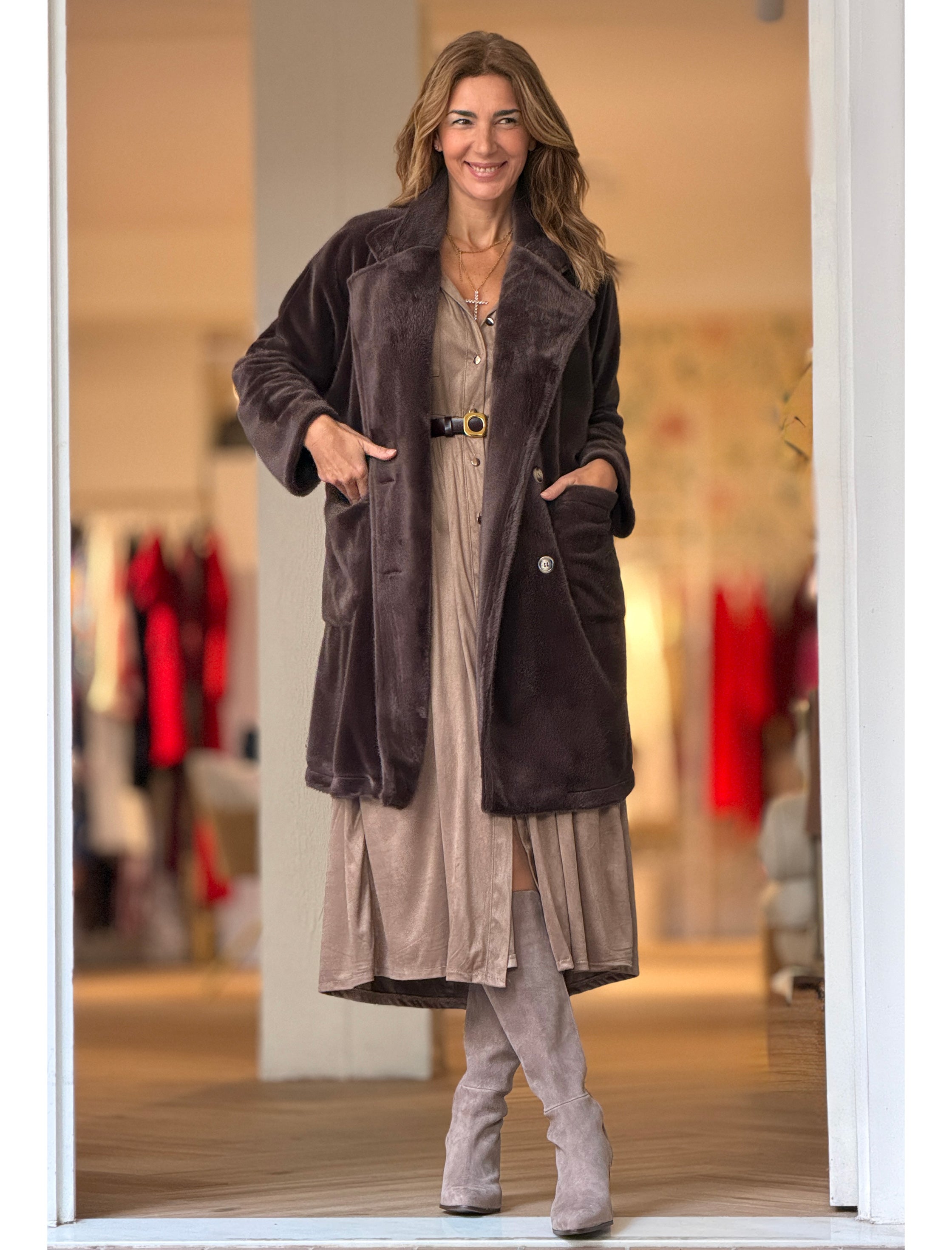 Abrigo de pelo suave marrón chocolate