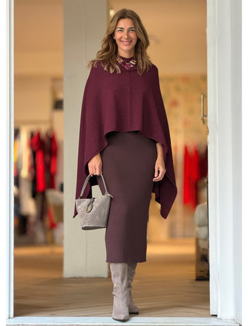 Capa de punto burdeos