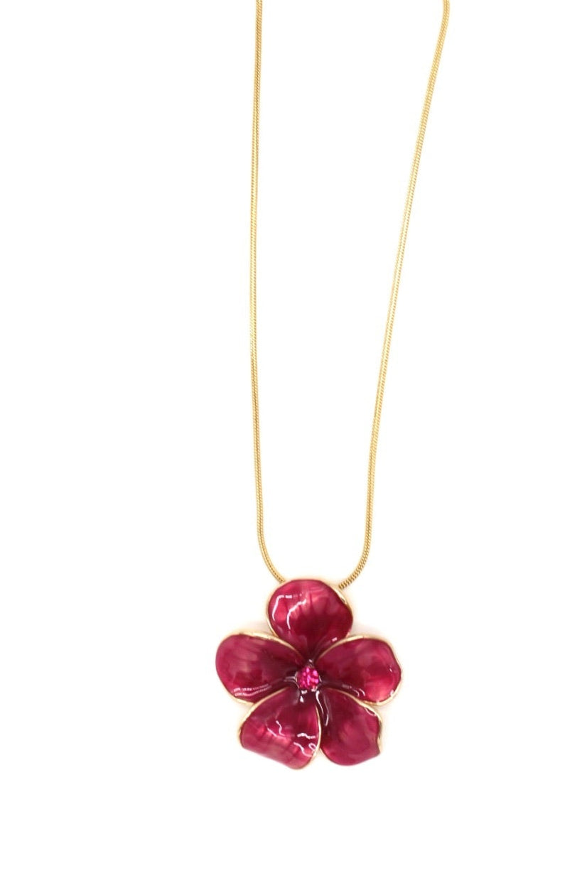 Collar flor fresa
