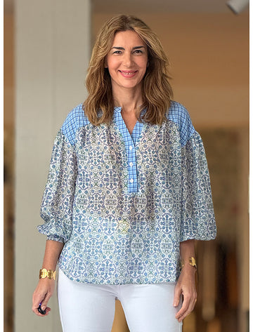 Blusa fluida celeste de florecitas