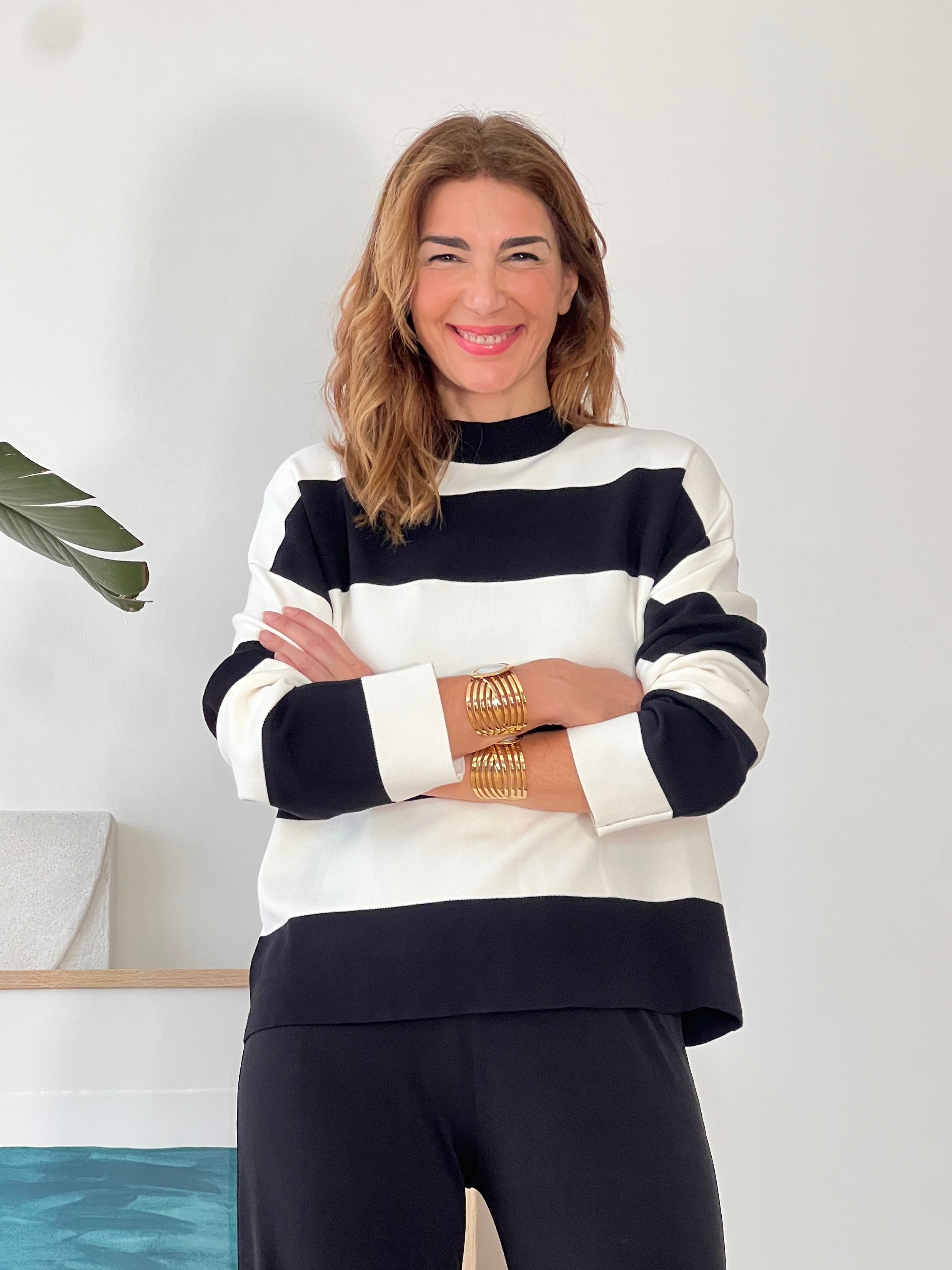 Jersey de rayas en colores elegantes, ideal para cualquier ocasión, con tejido suave y cómodo.JPG