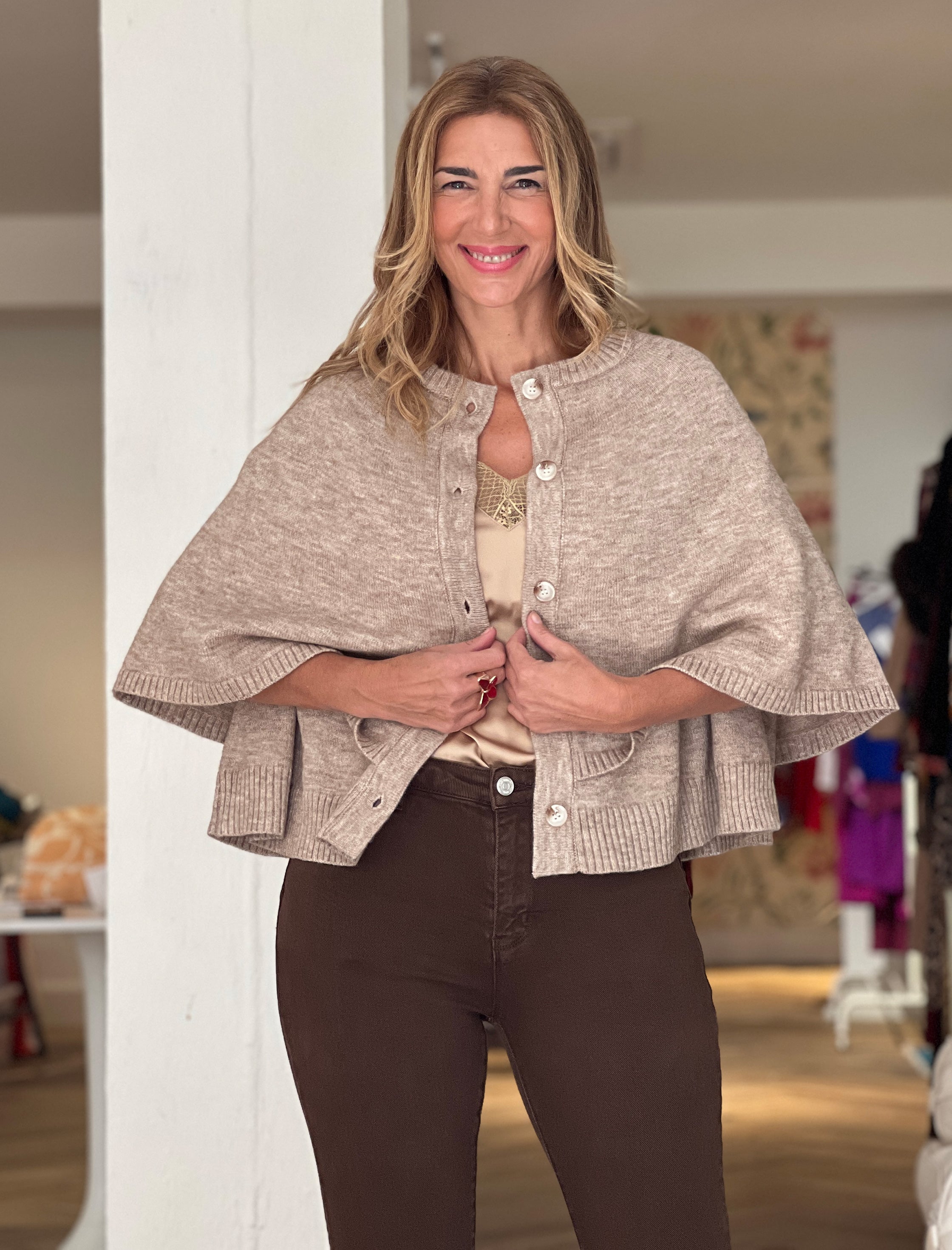 Capa de punto superchic camel