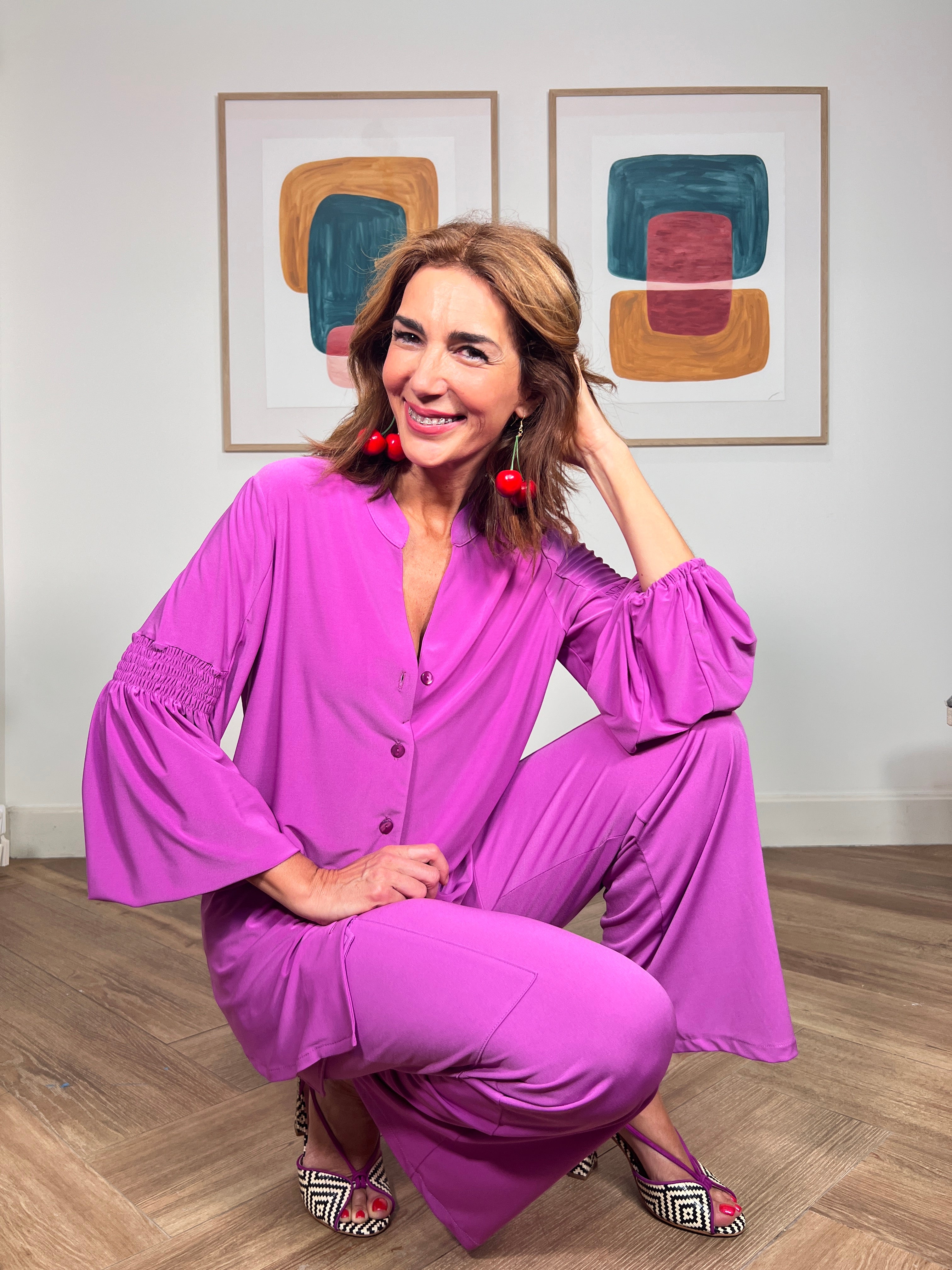 Total look camisa ideal con pantalón cargo