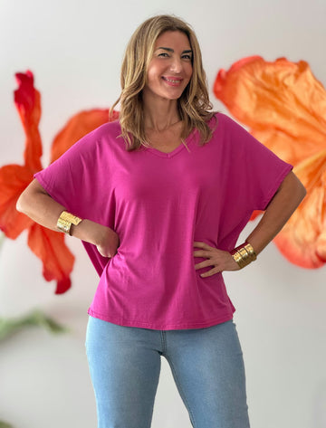 Ideal fuchsia V-neck T-shirt