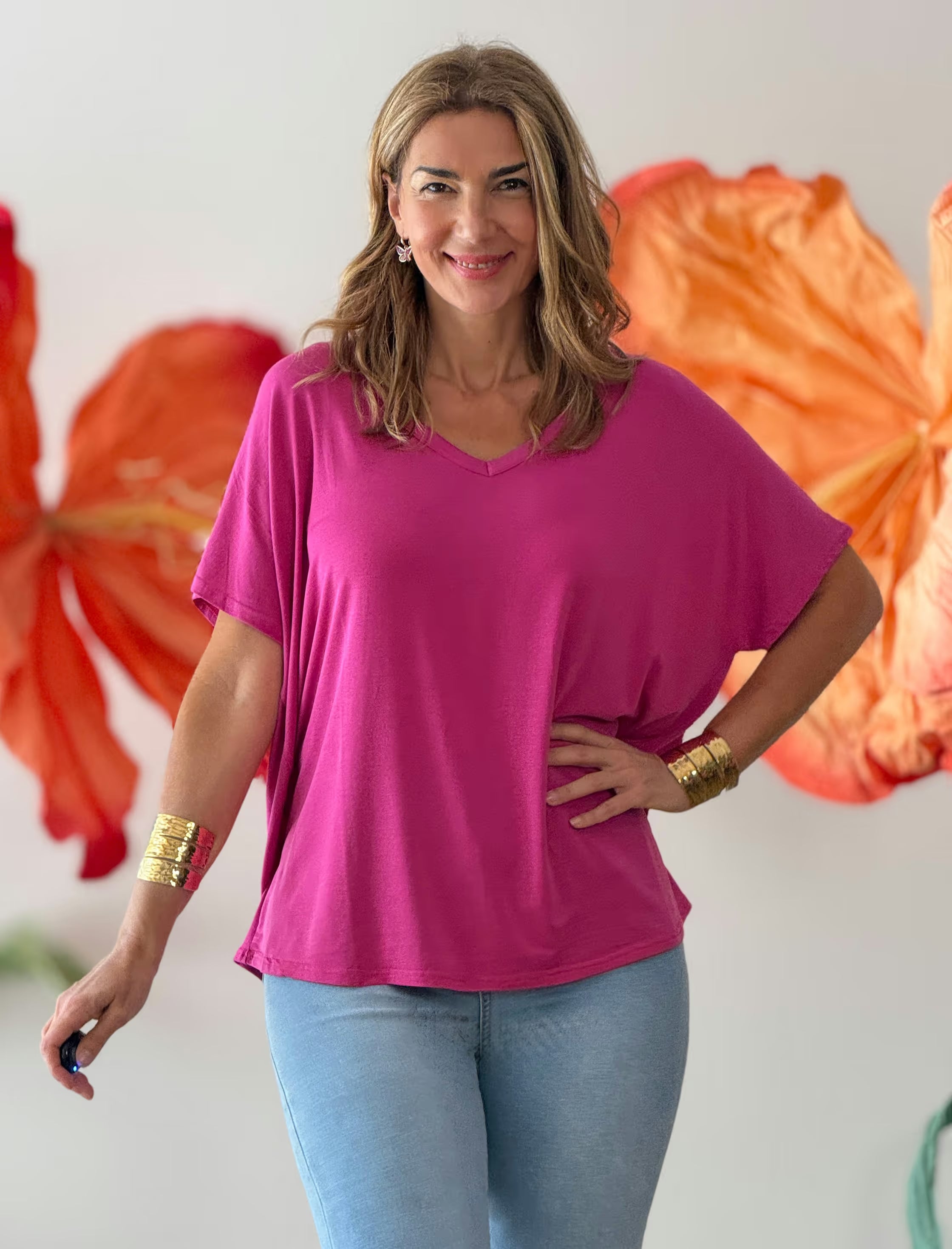 Ideal fuchsia V-neck T-shirt