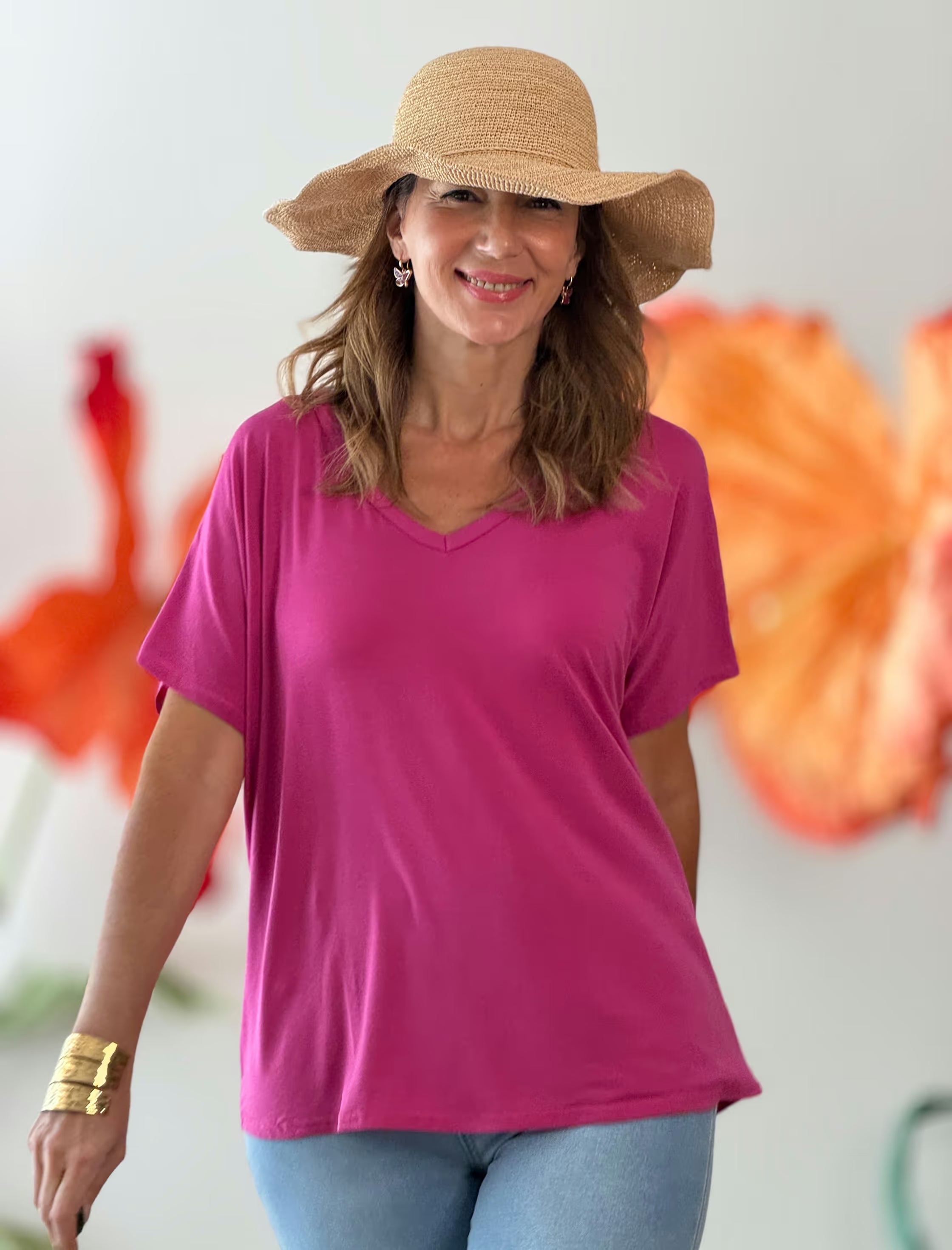 Ideal fuchsia V-neck T-shirt