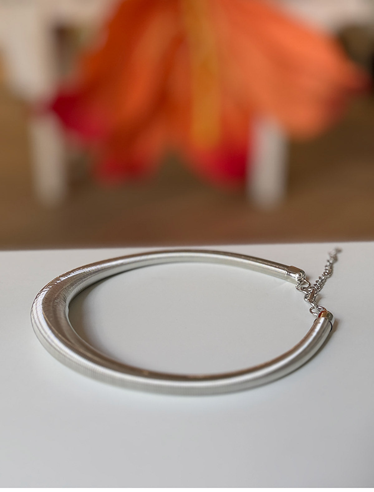 Gargantilla metálica estilo plateada