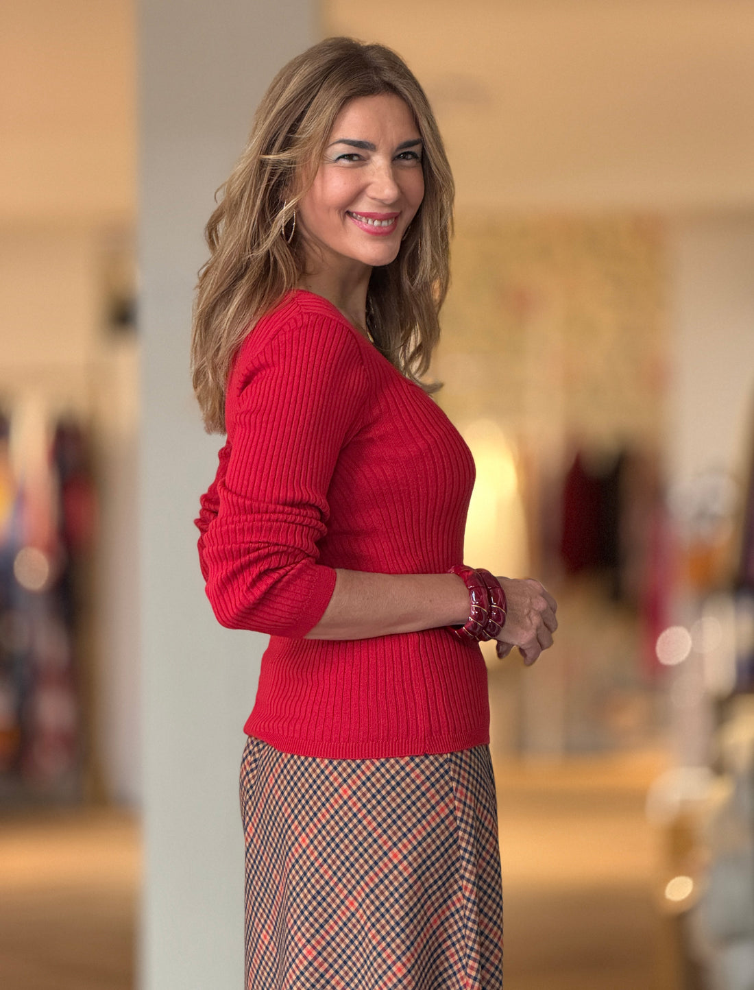 Jersey rojo canalé escote bonito