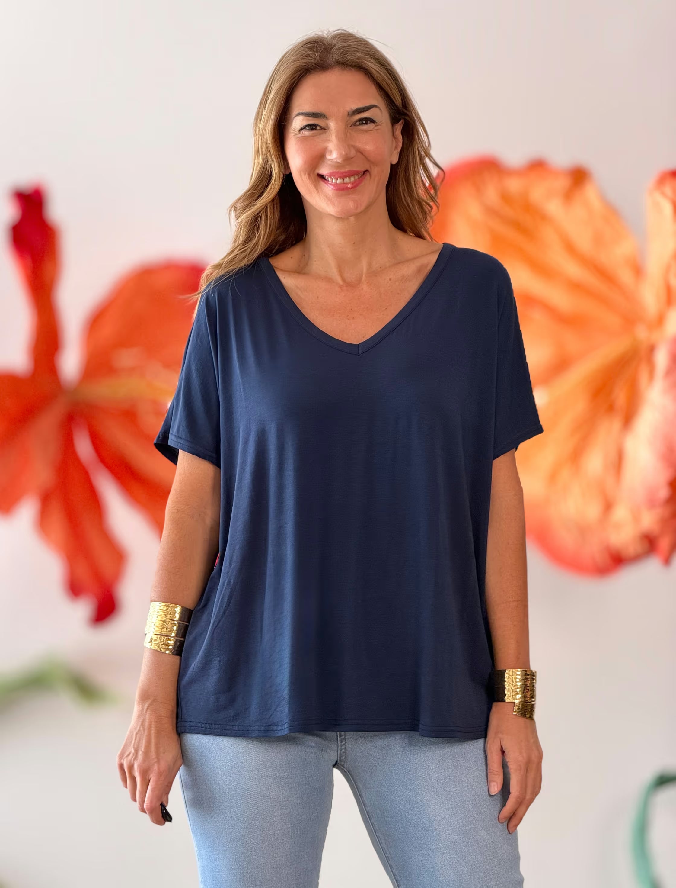 Ideal navy V-neck T-shirt