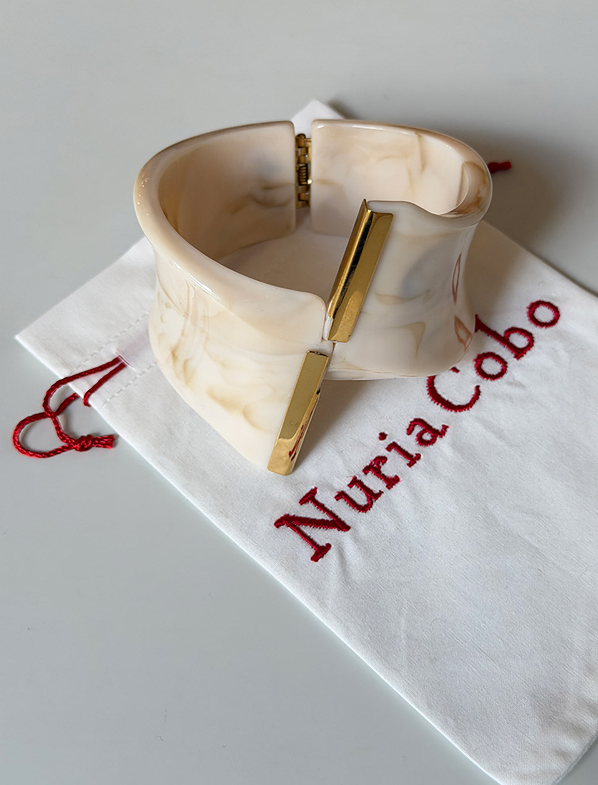 Brazalete bonito mujer nácar