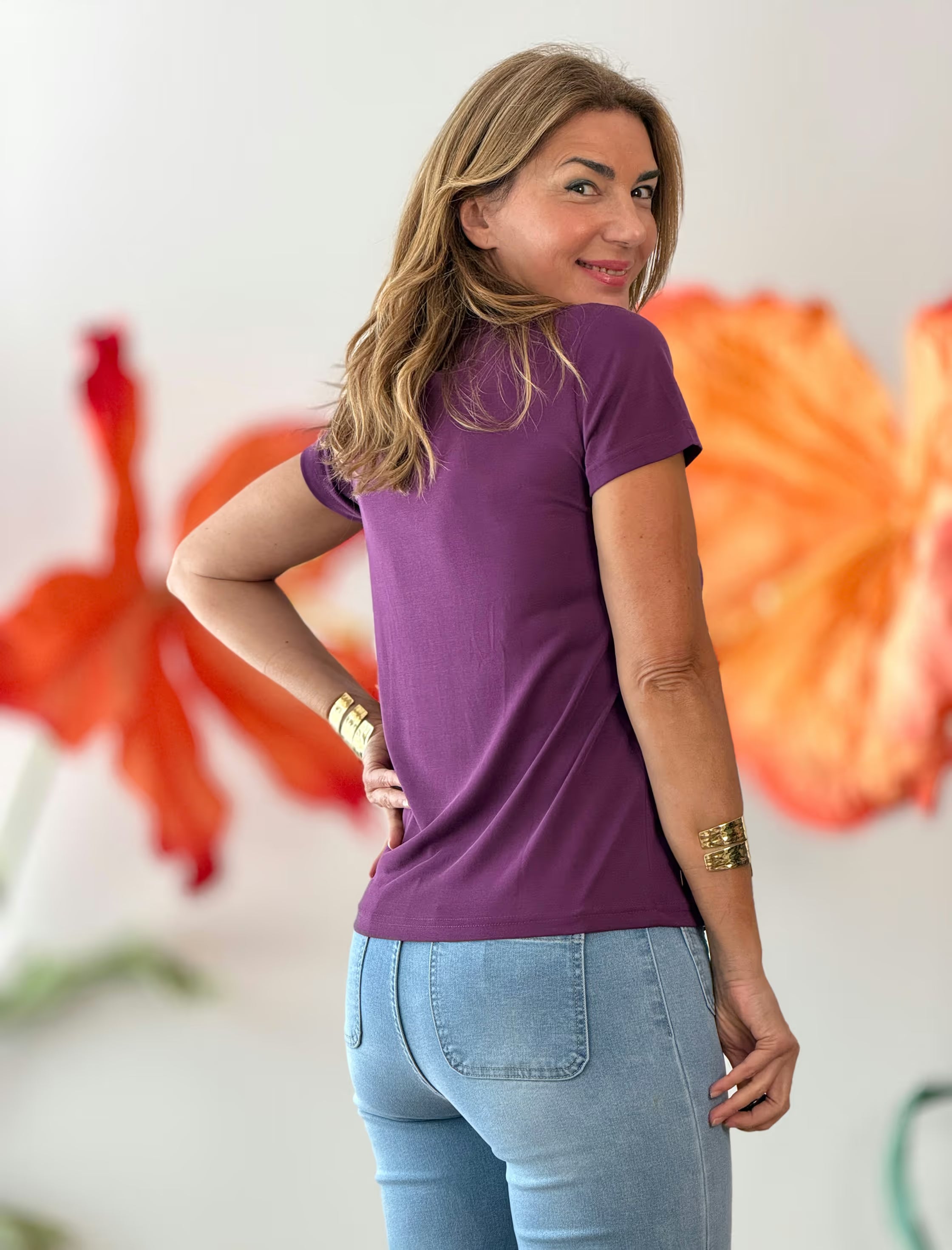 Camiseta morada ideal escote en pico
