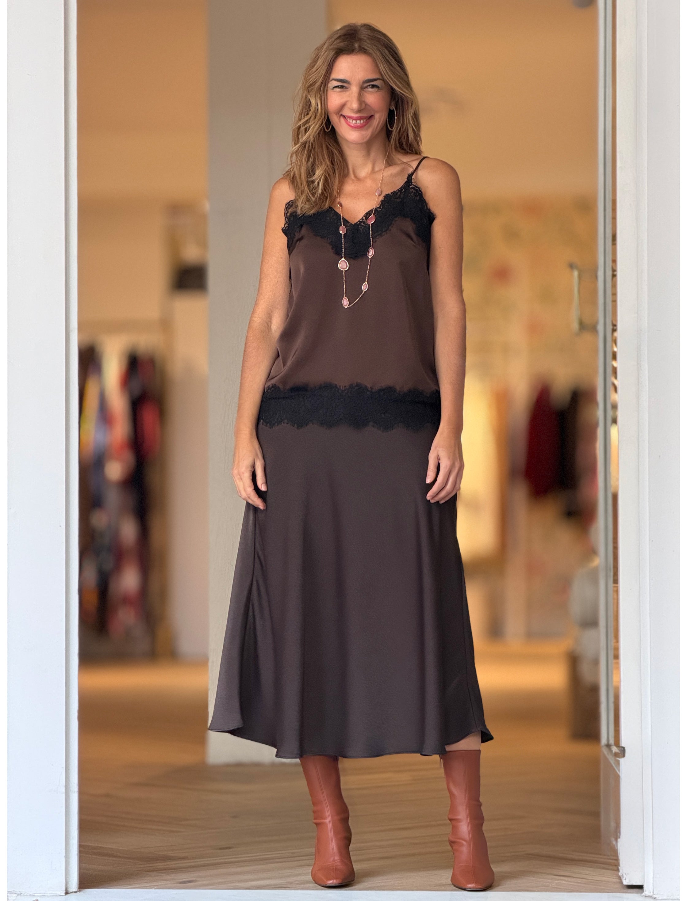 Lencero marrón encajes