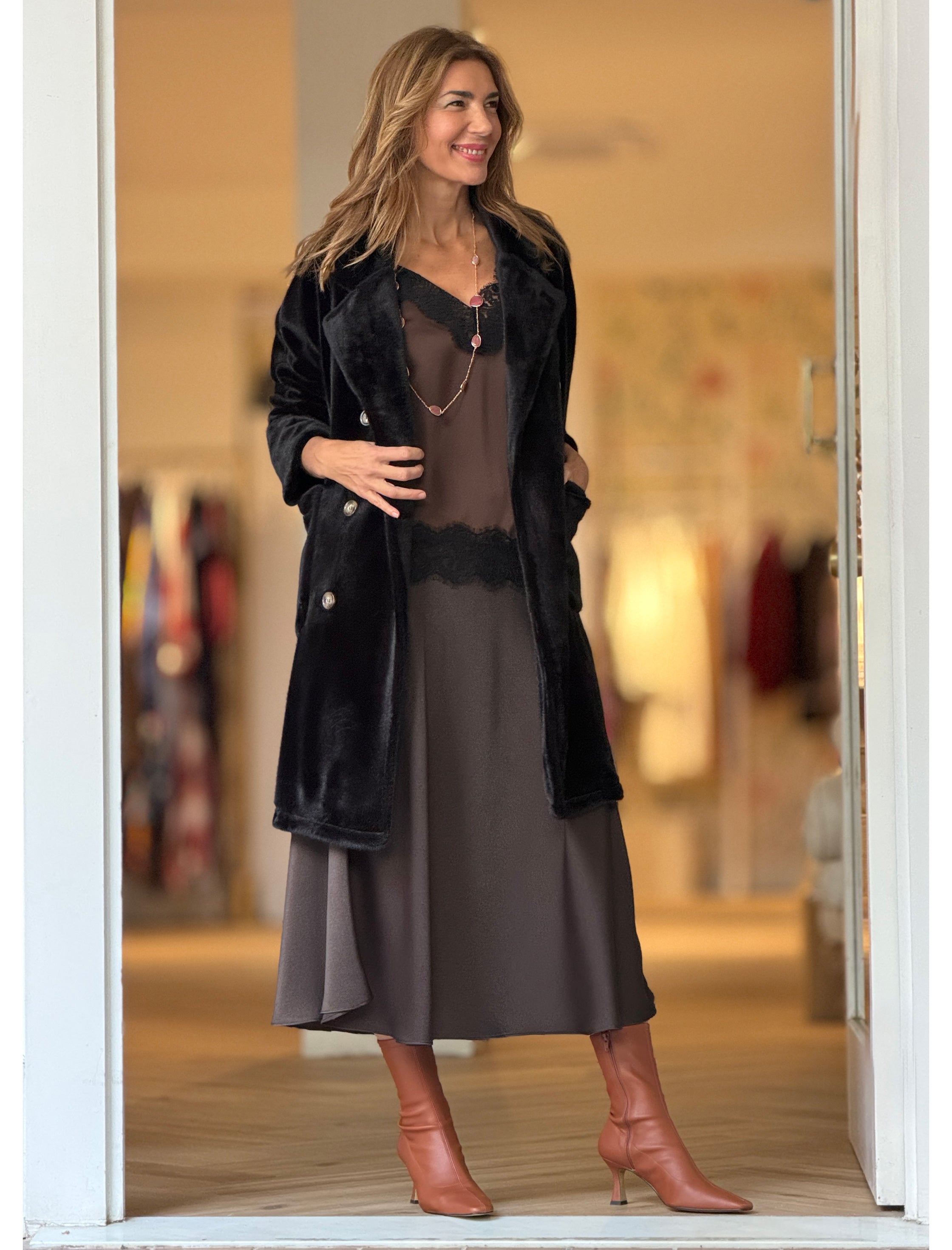 Abrigo de pelo suave negro