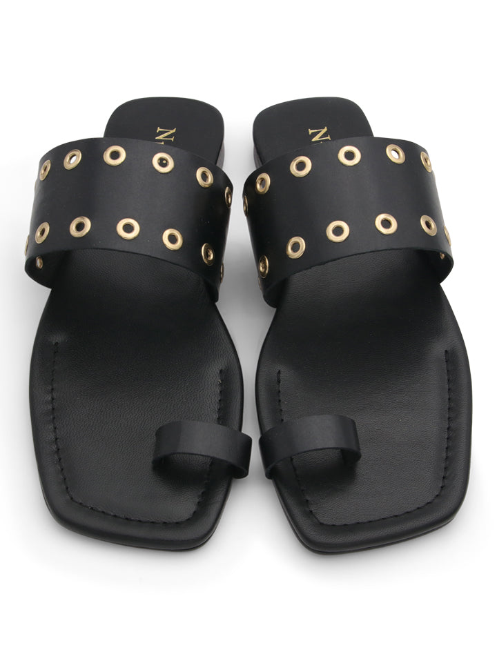 Sandalia cool de tachas negro