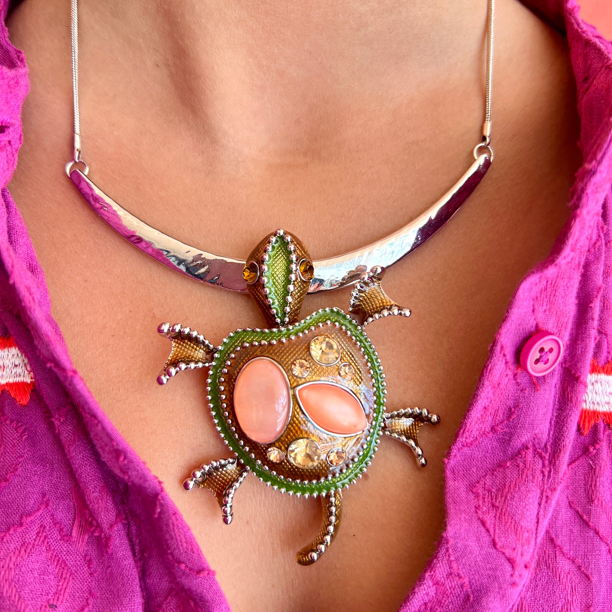 Collar Tortuga Chic