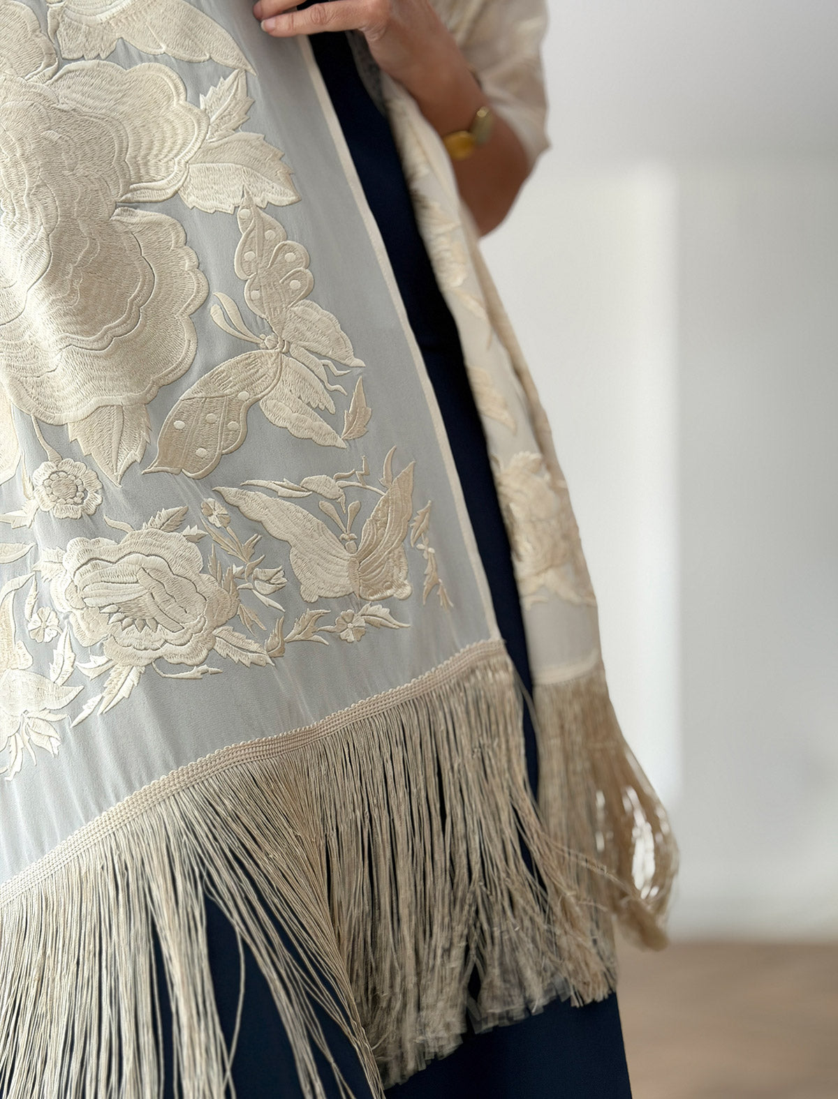 Chal Bordado beige Maravilloso