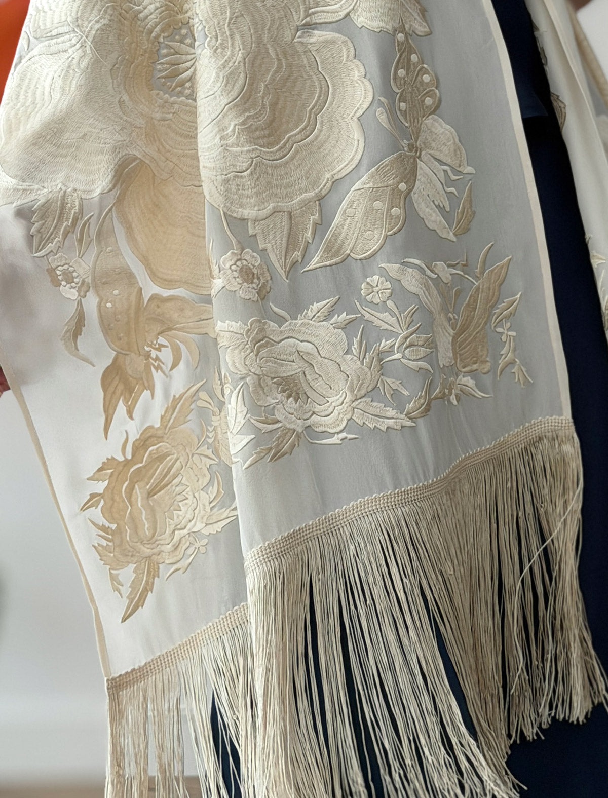 Chal Bordado beige Maravilloso