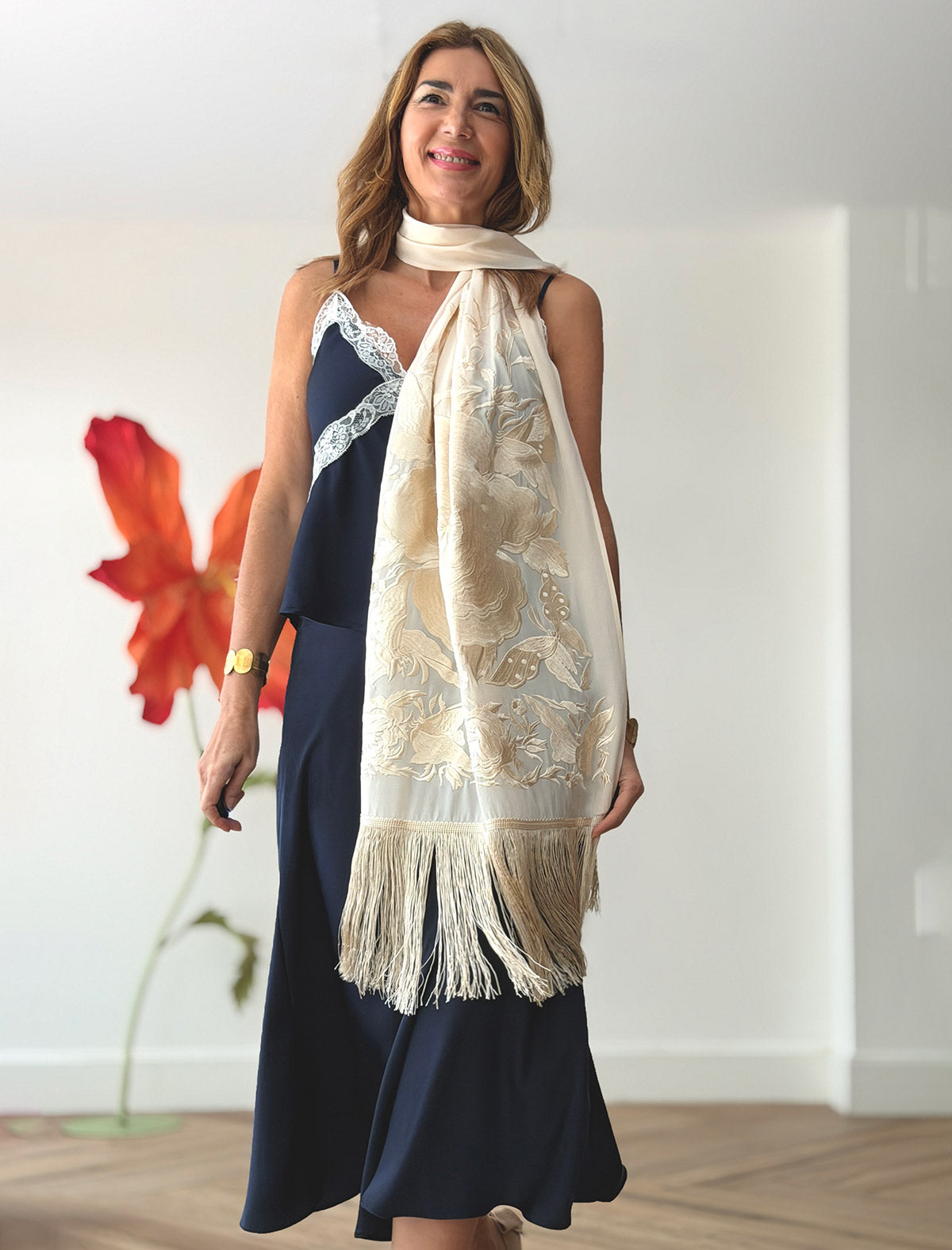 Chal Bordado beige Maravilloso