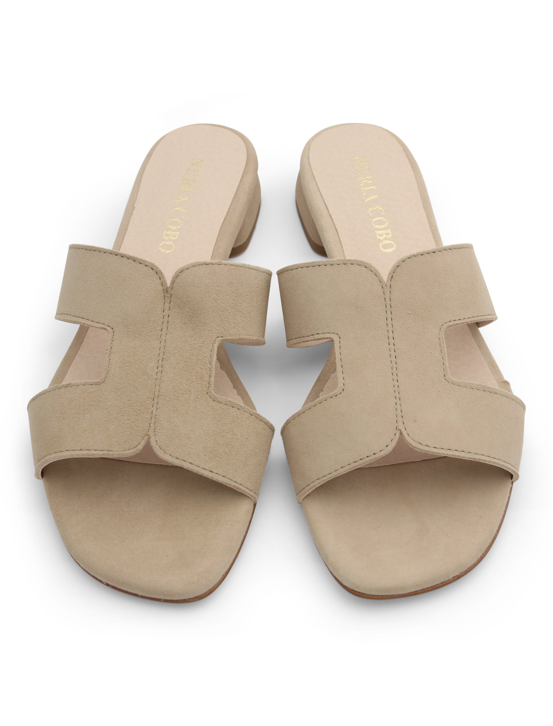 Sandalia plana beige de piel Pretty