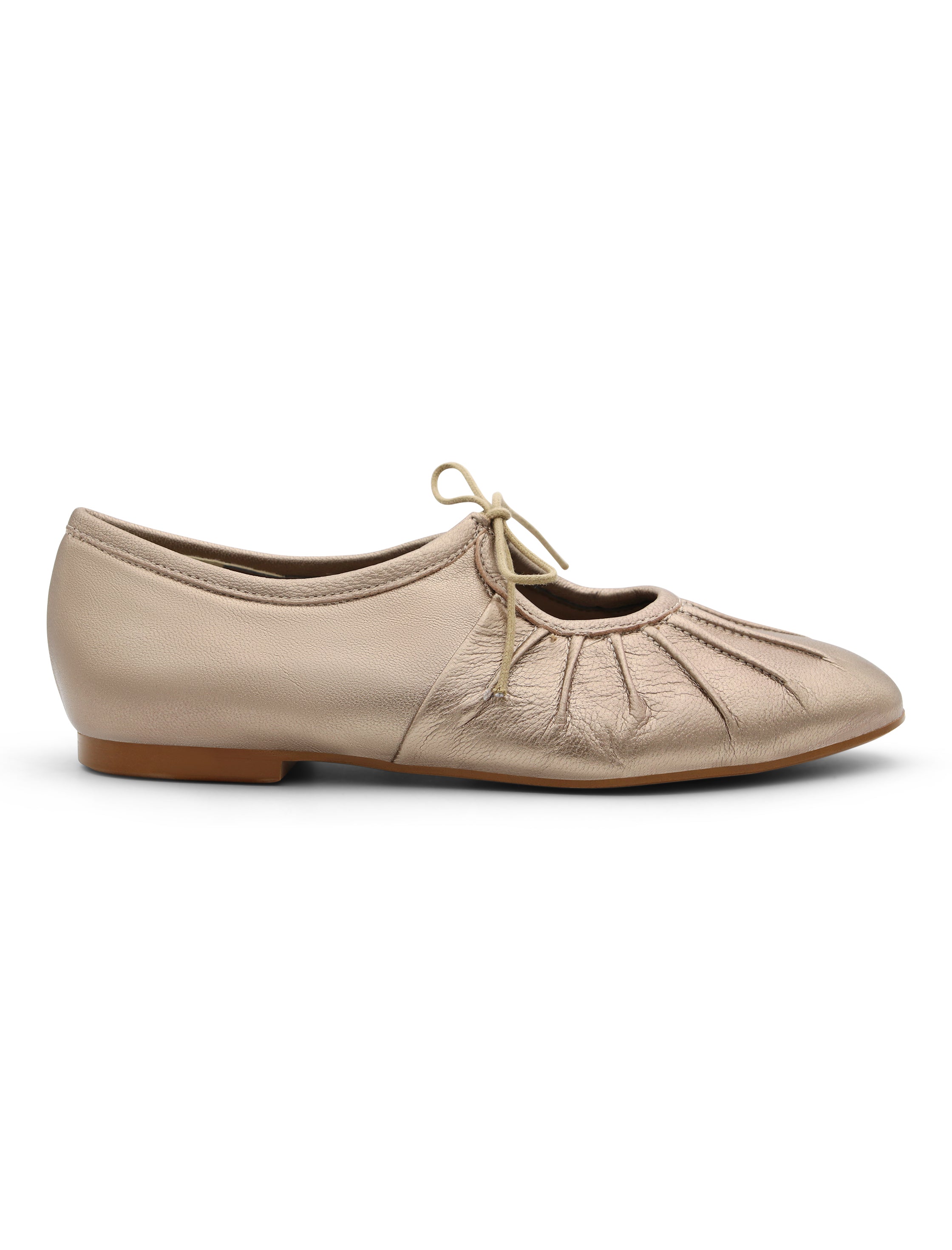 Zapato plano de frunces oro