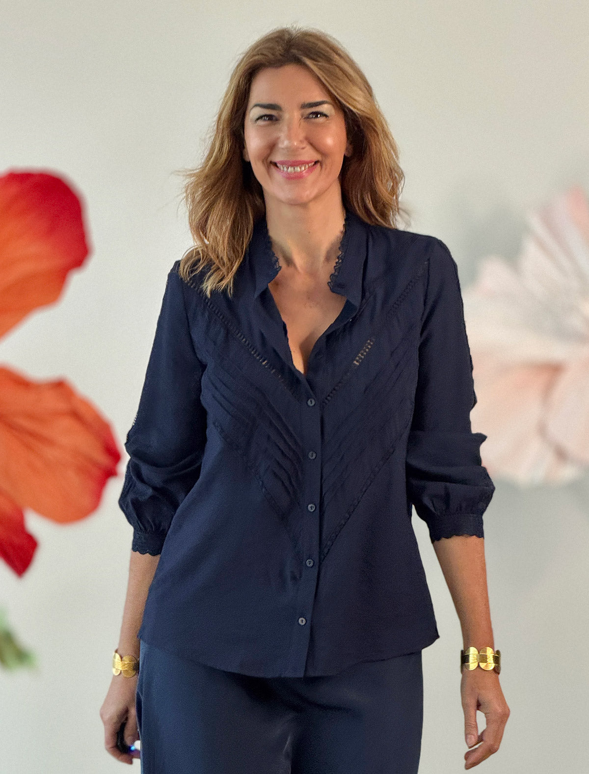 Camisa bordada azul marino