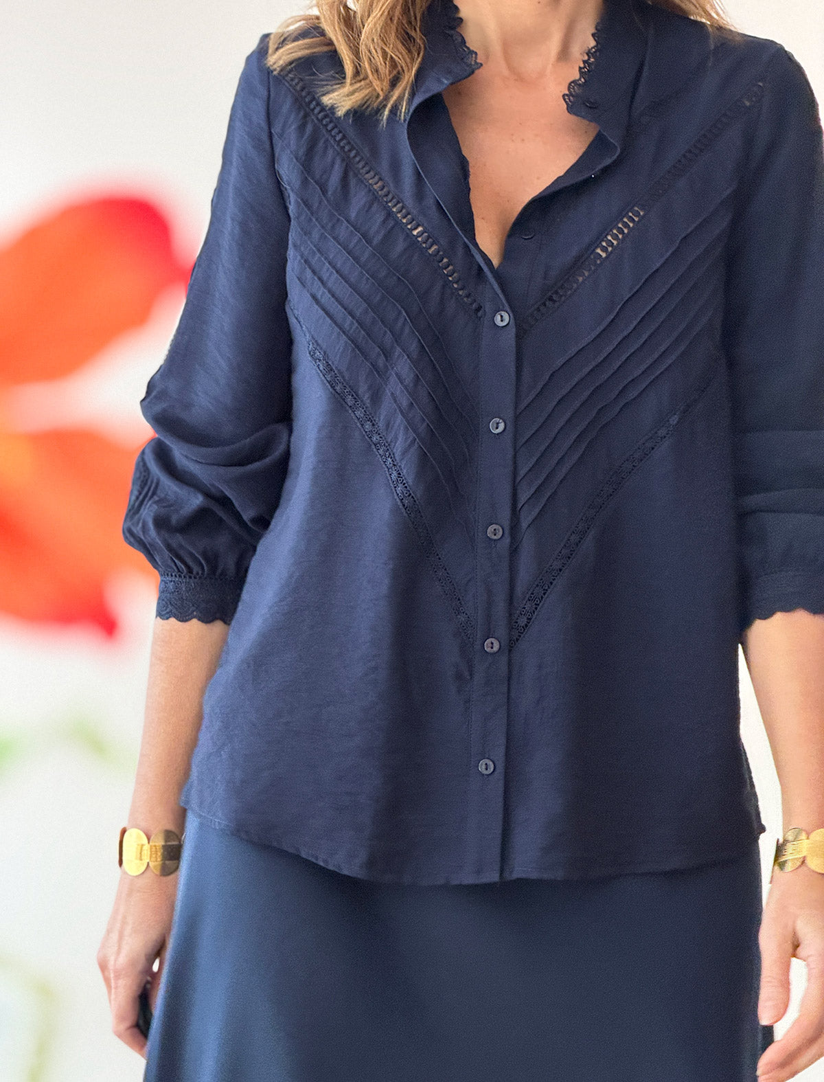 Camisa bordada azul marino