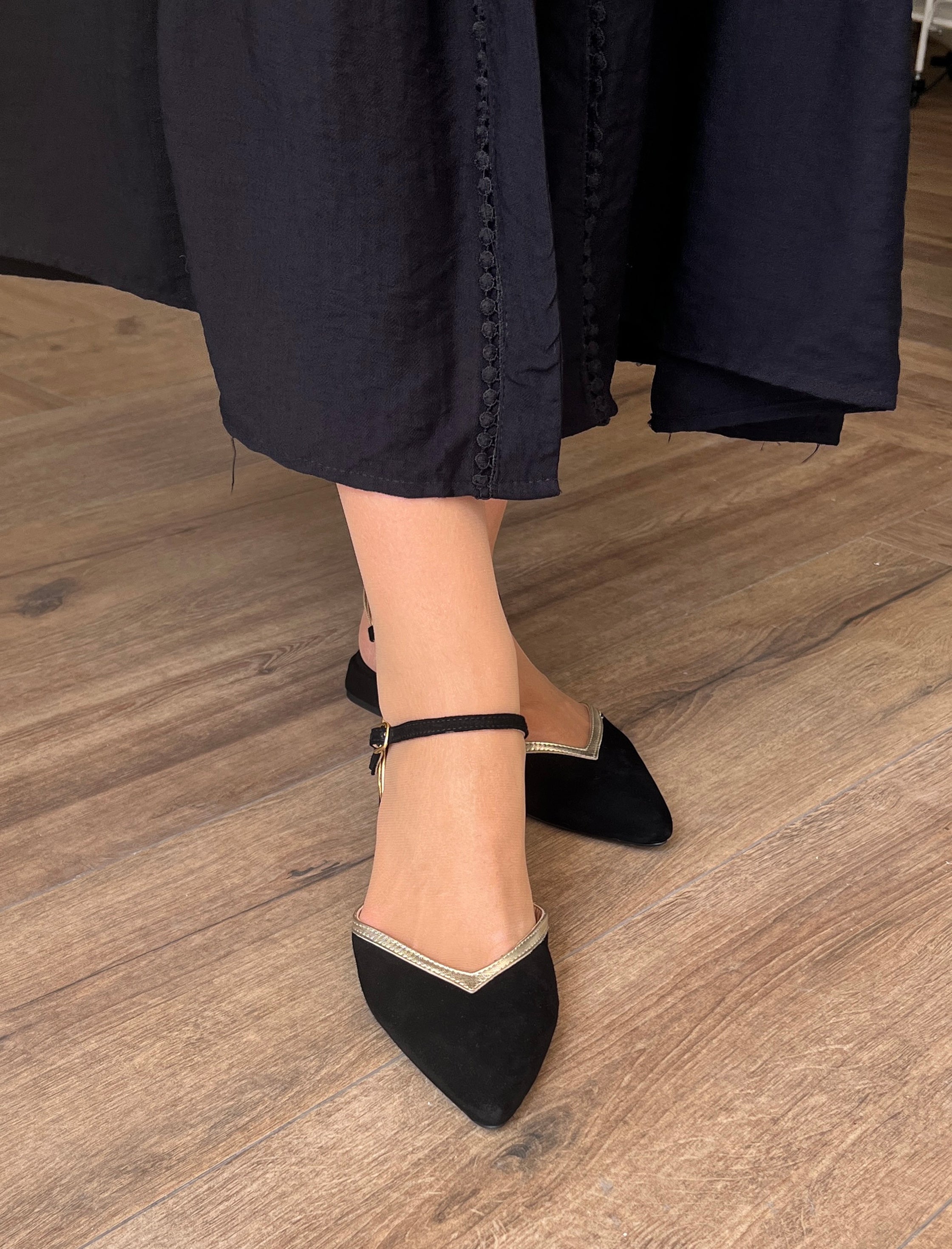 Zapato plano destalonado Rosita negro