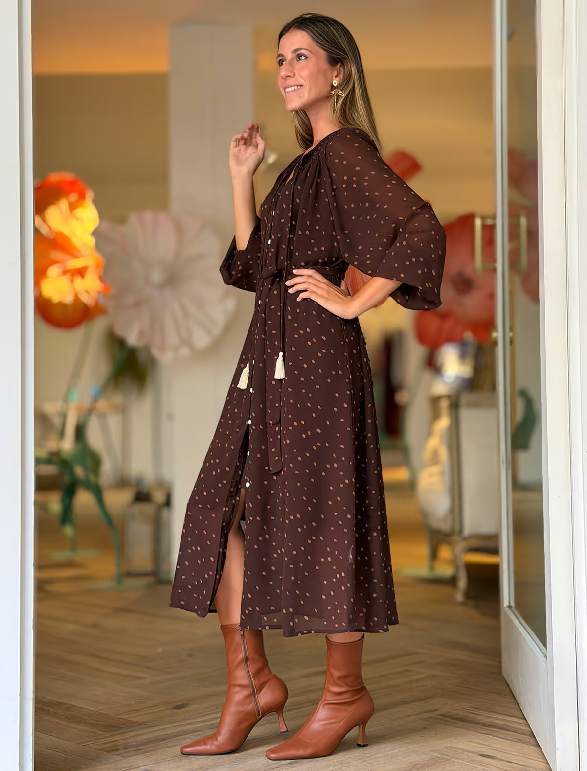 Vestido marrón de lunares chic