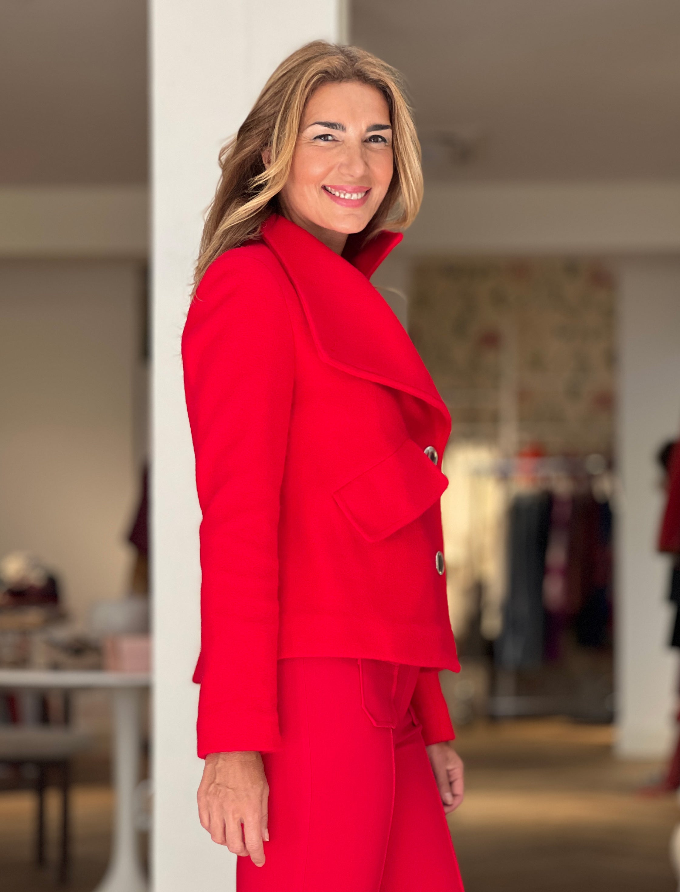 Chaqueta supersuave de botones roja