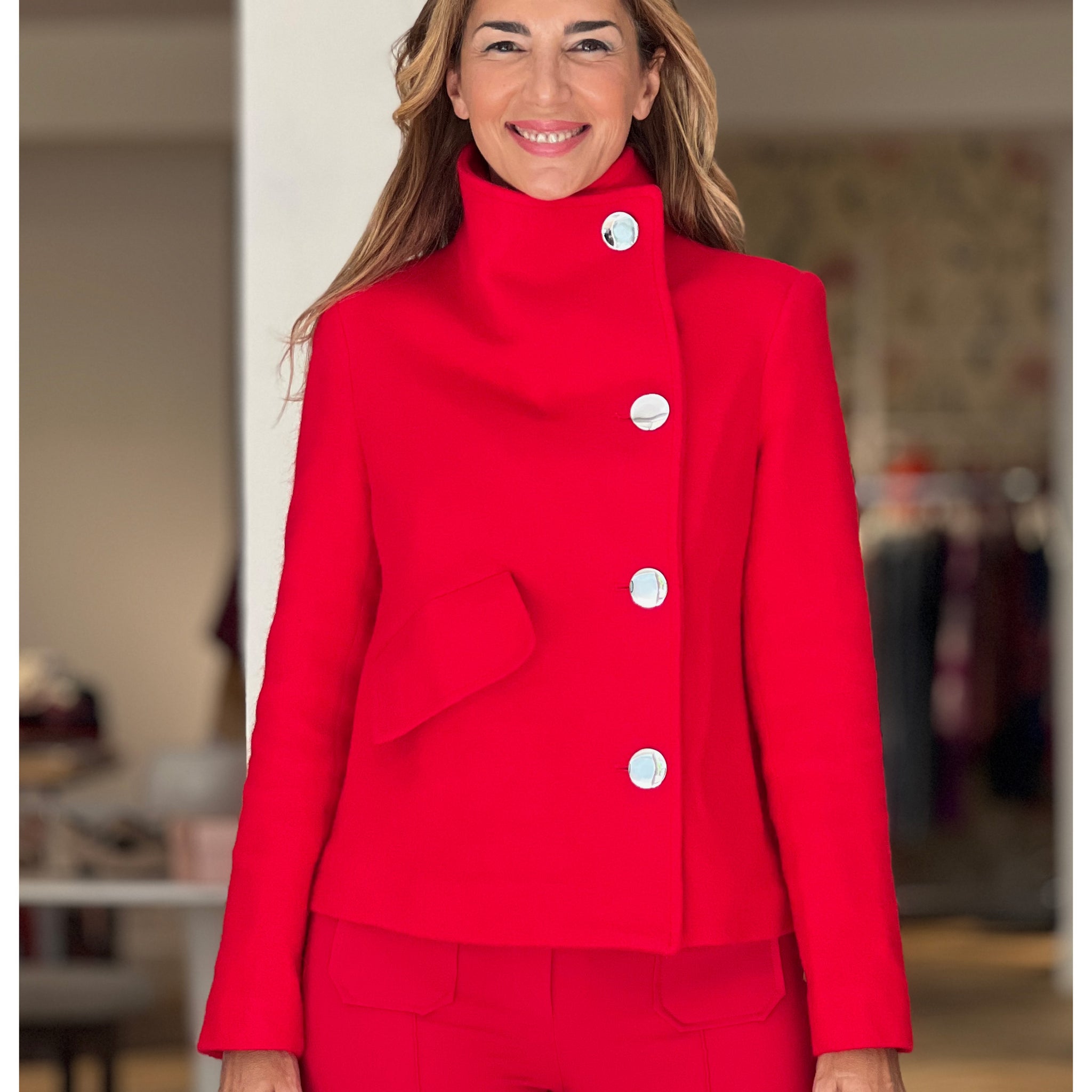 Chaqueta supersuave de botones roja