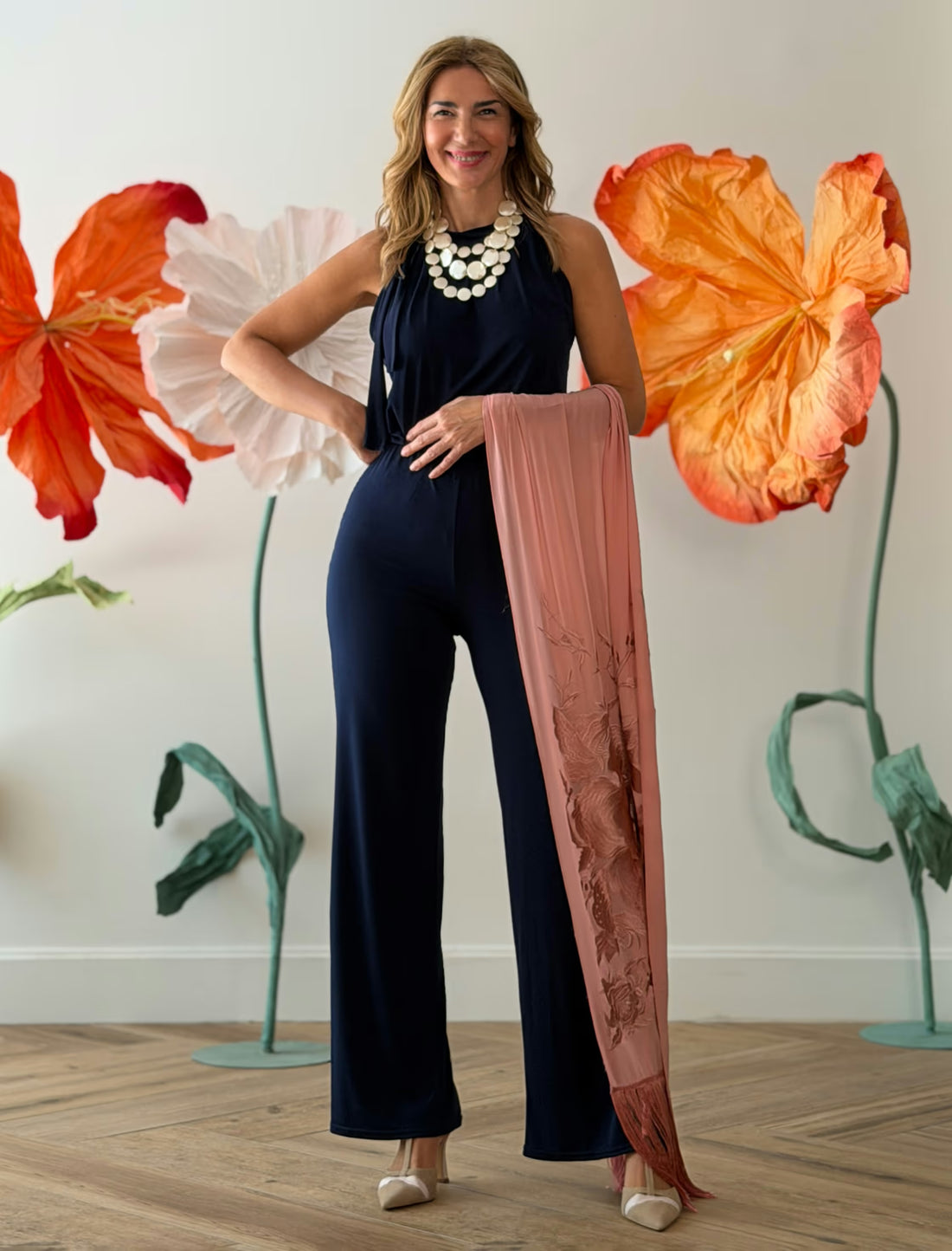 Chal bordado maravilloso nude