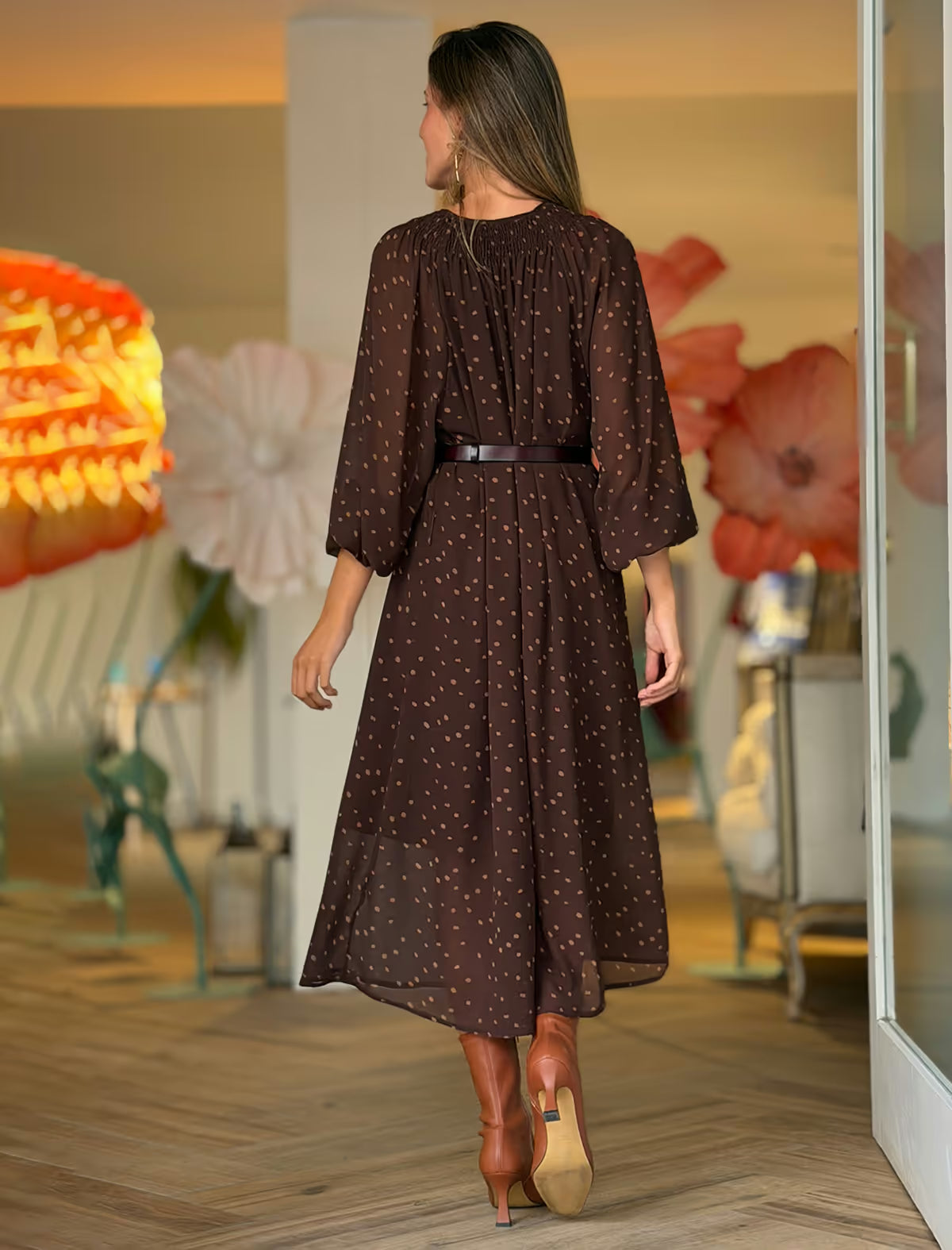 Vestido marrón de lunares chic