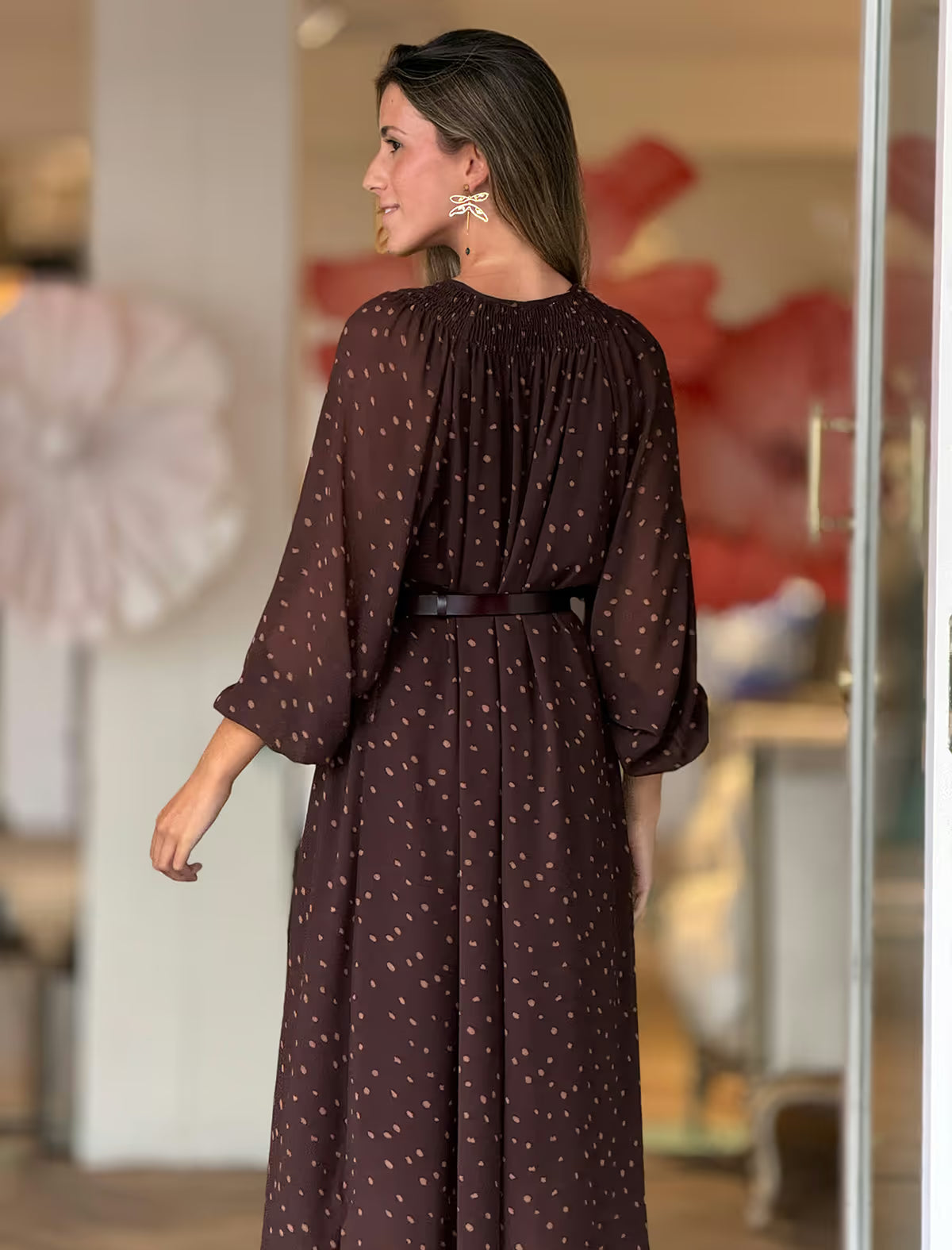 Vestido marrón de lunares chic