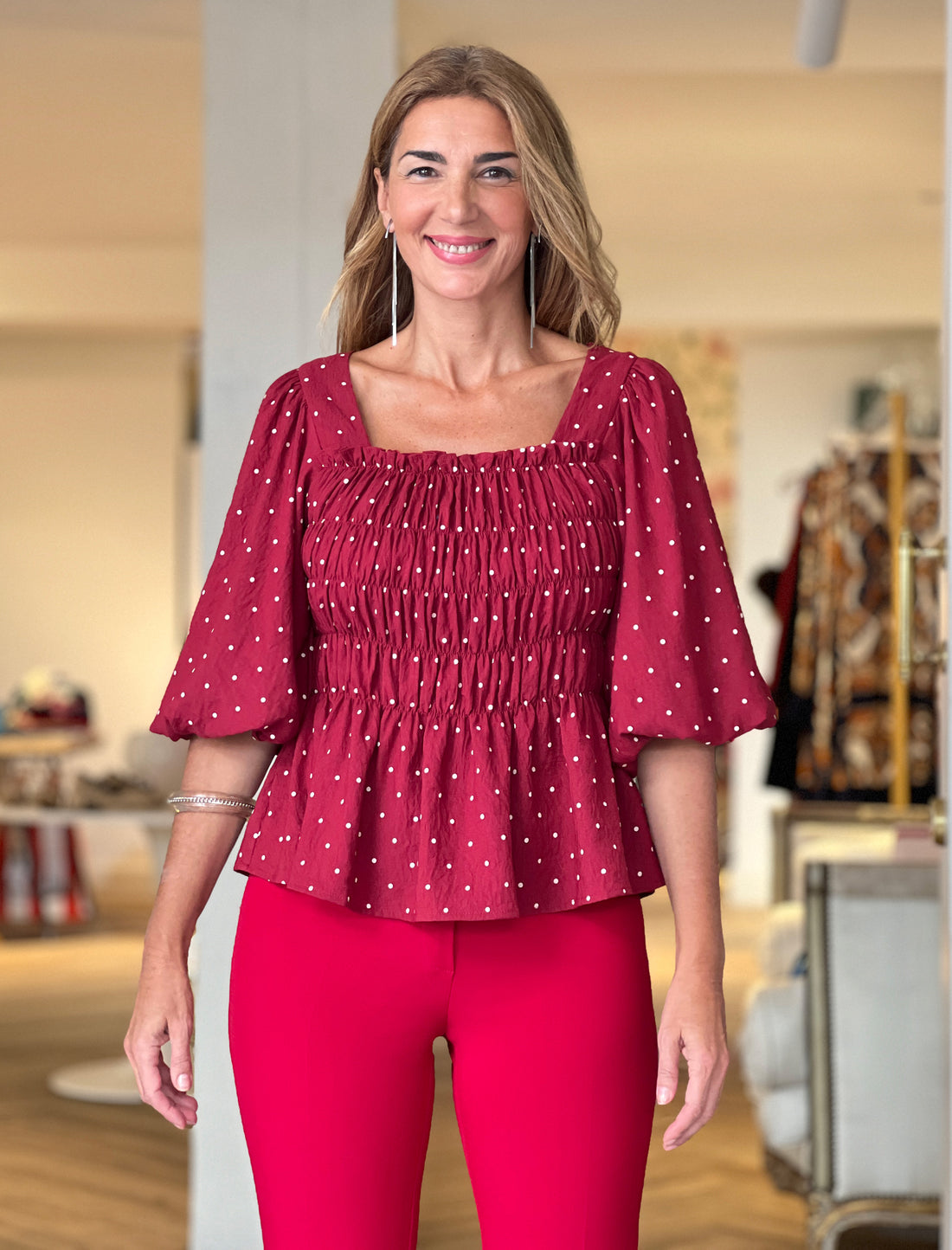 Cuerpo de lunares marsala