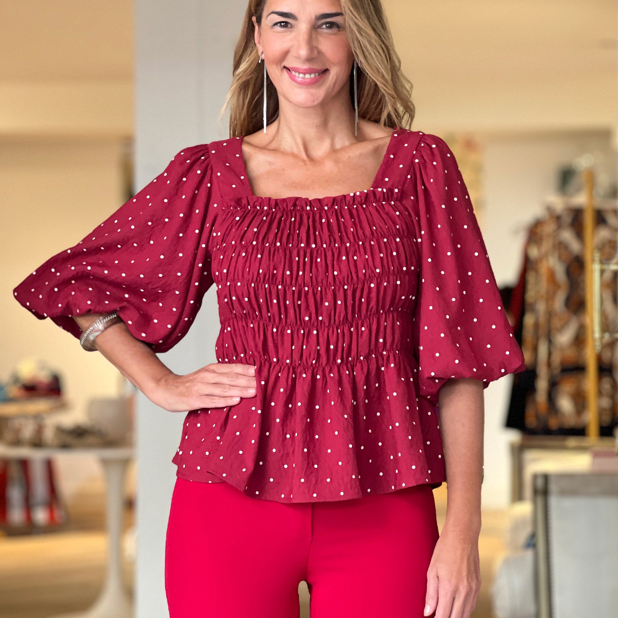 Cuerpo de lunares marsala