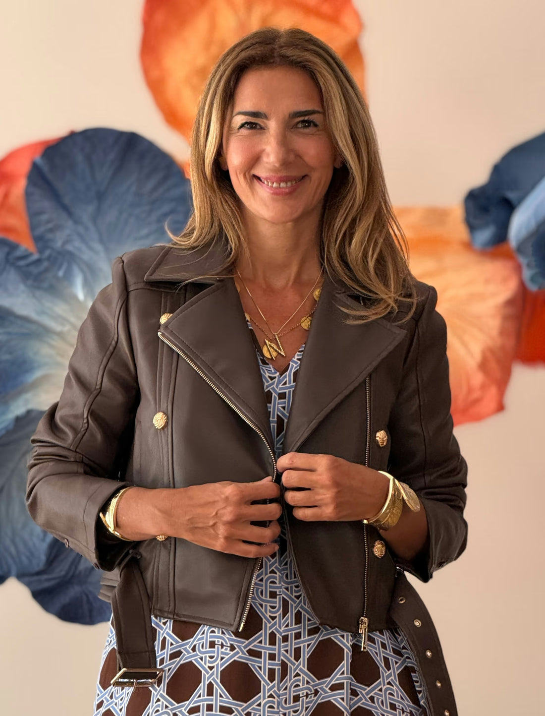 Chic brown jacket with fur collar