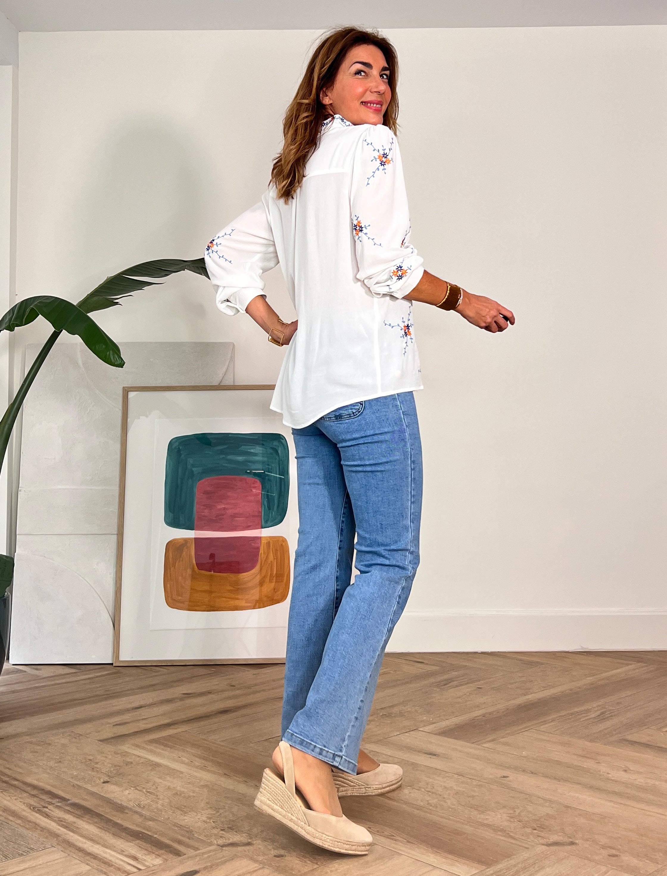Pantalón vaquero botones dorados