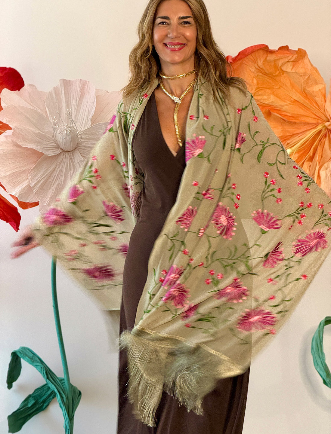 Chal flores bordadas Maravilla