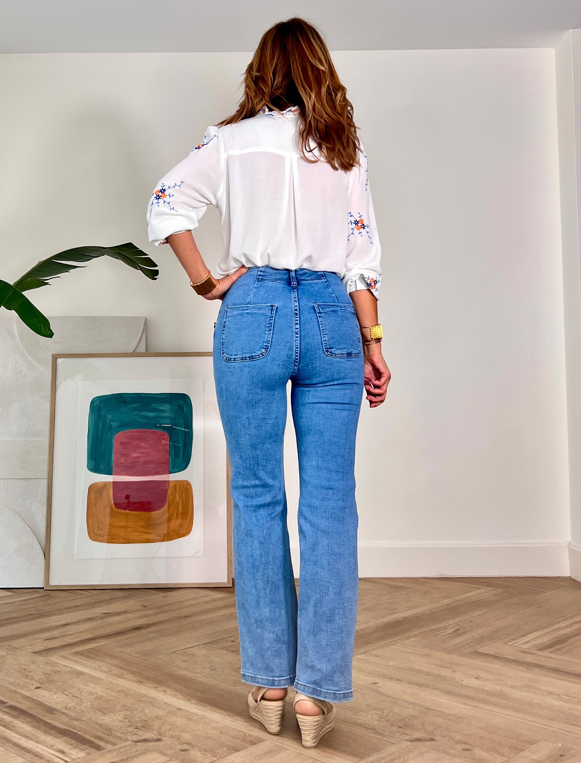 Pantalón vaquero botones dorados