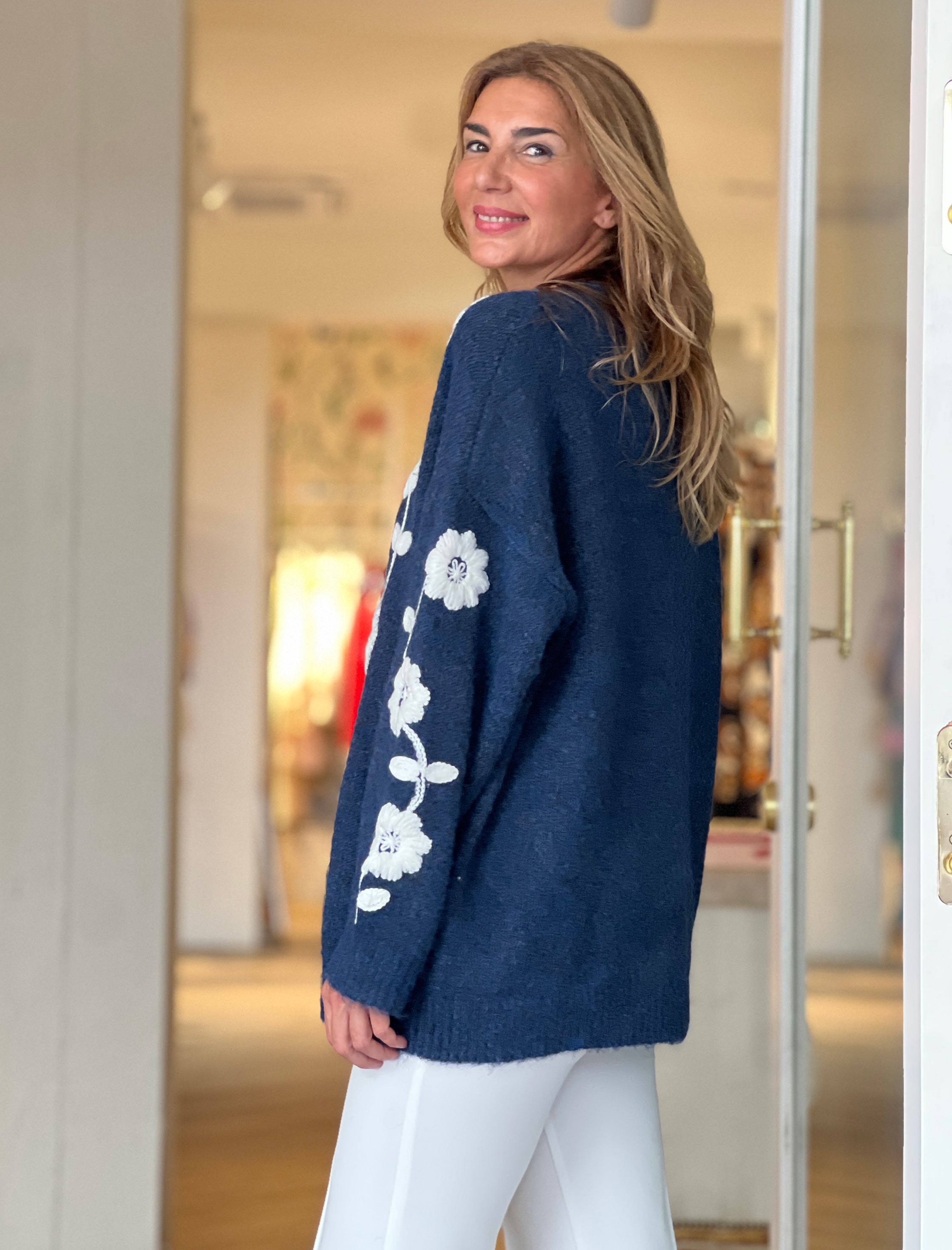 Jersey flores bordadas azul