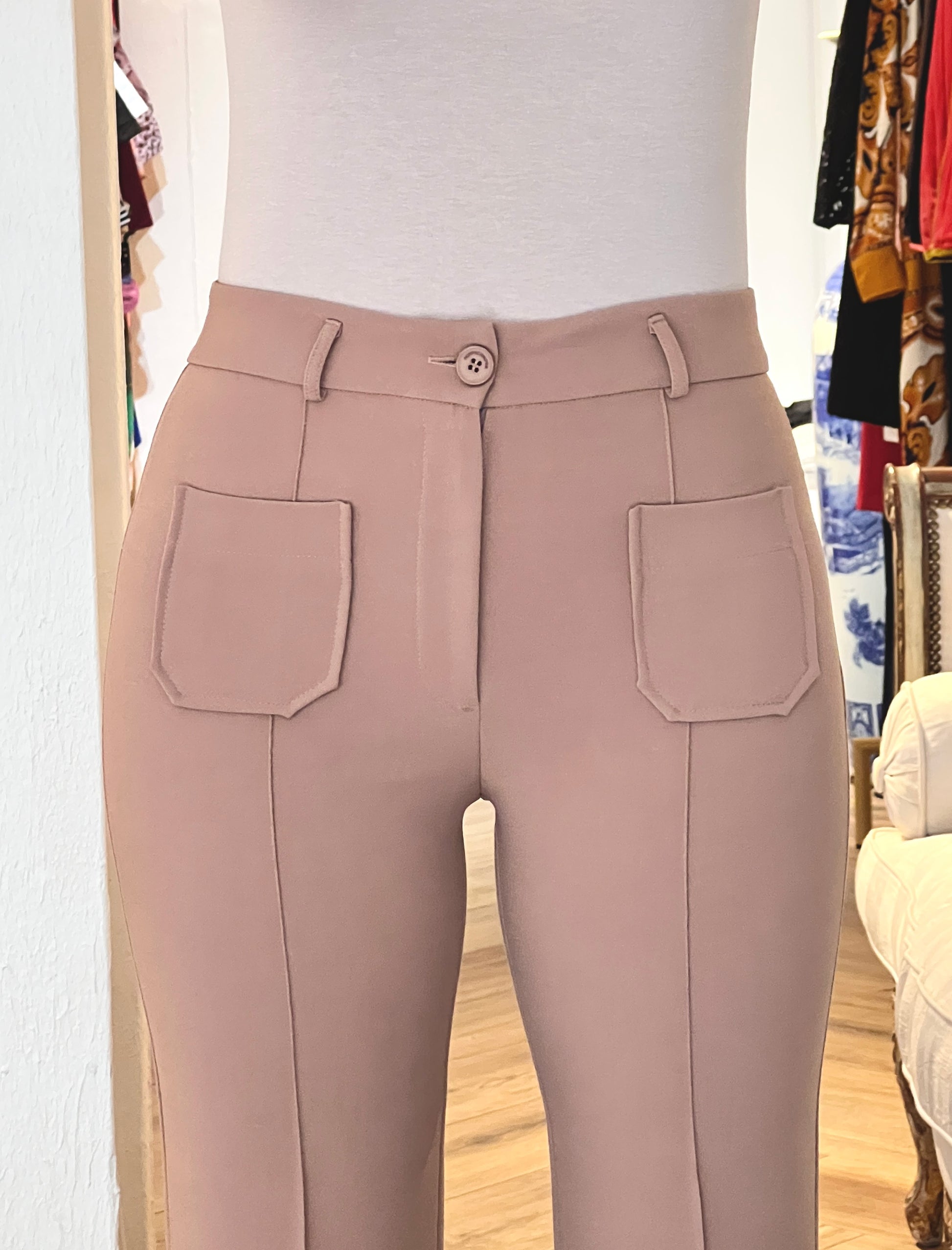 Ideal camel pocket pants, flattering Ideal camel pocket pants, flattering